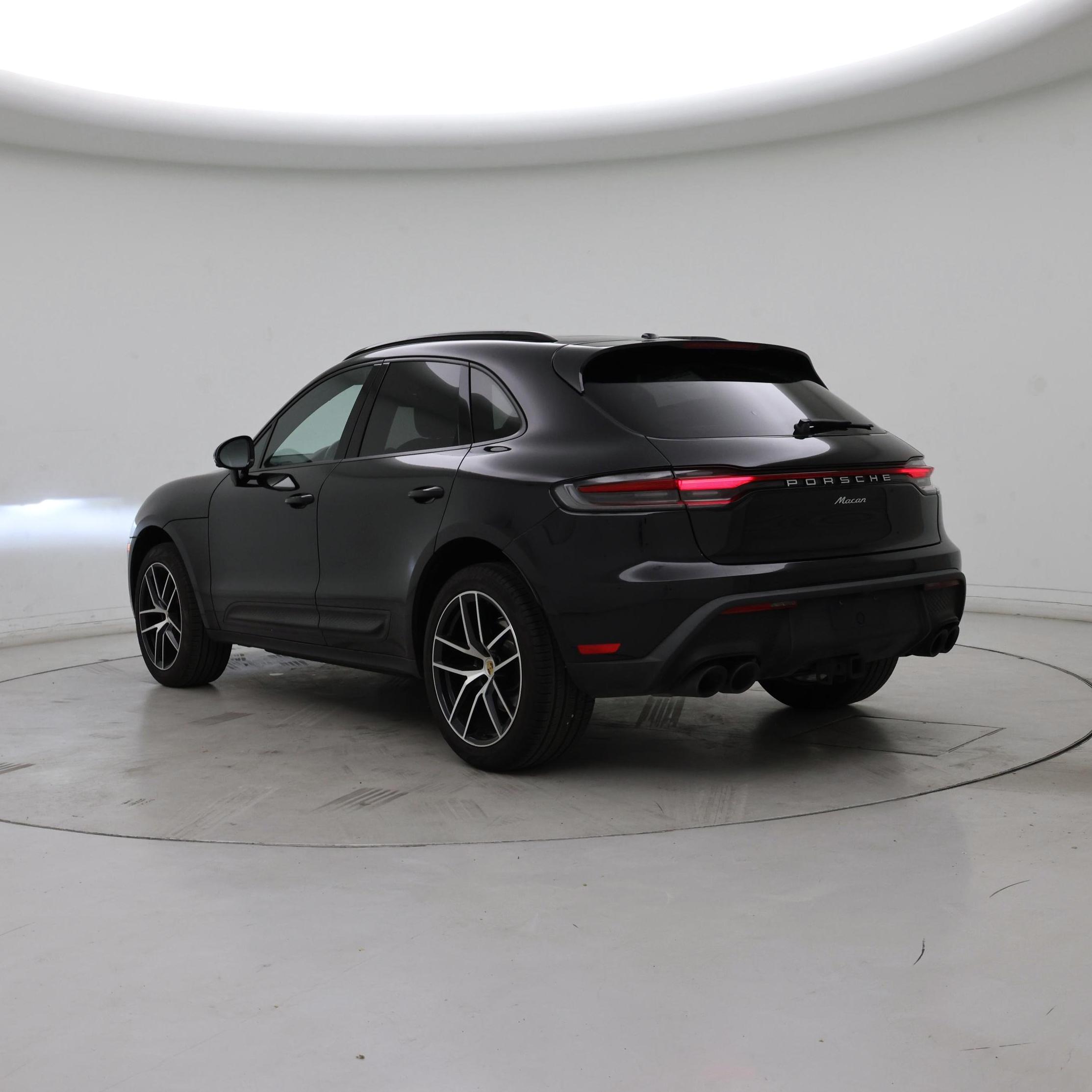 Thumbnail: 2023 Porsche Macan - 2