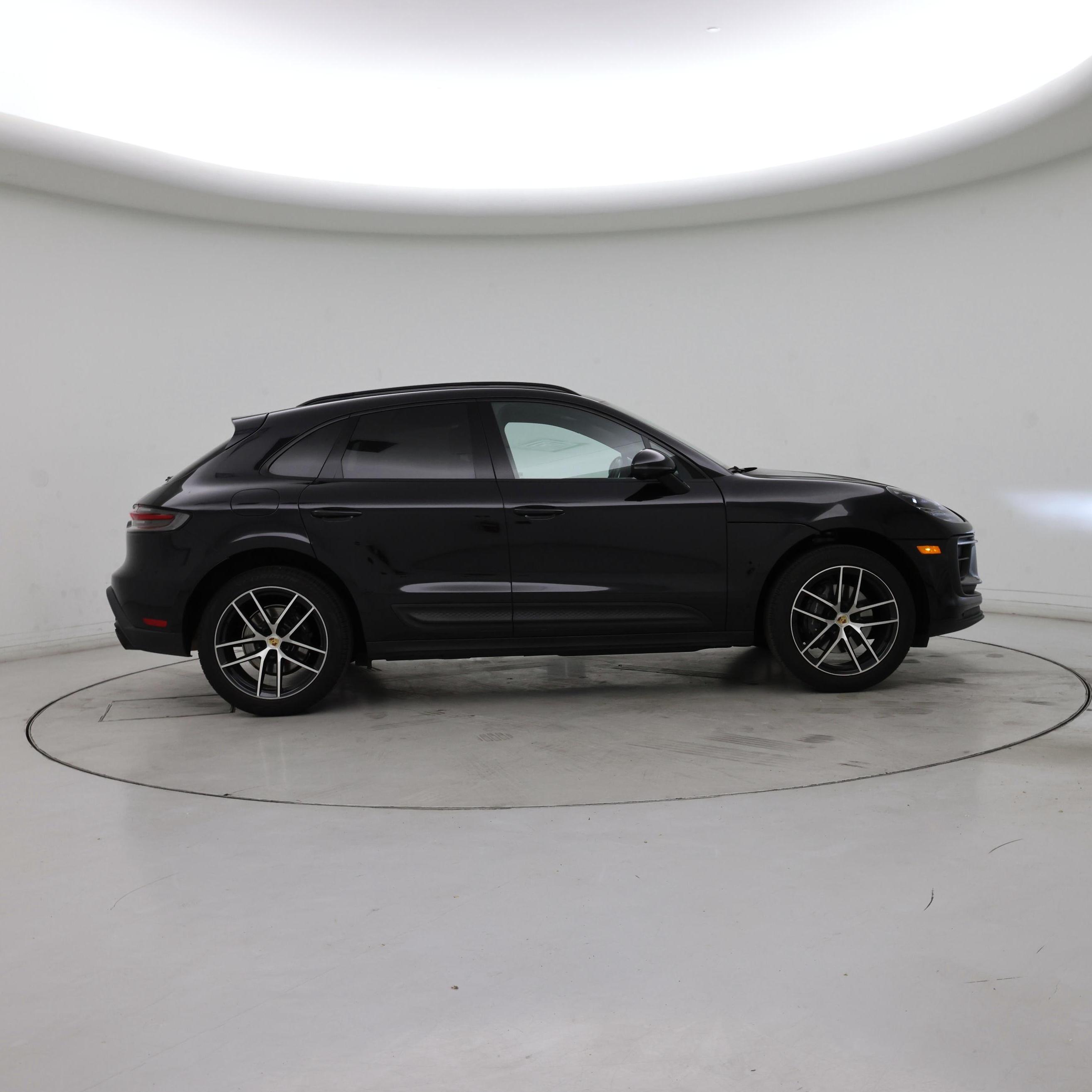 Thumbnail: 2023 Porsche Macan - 7