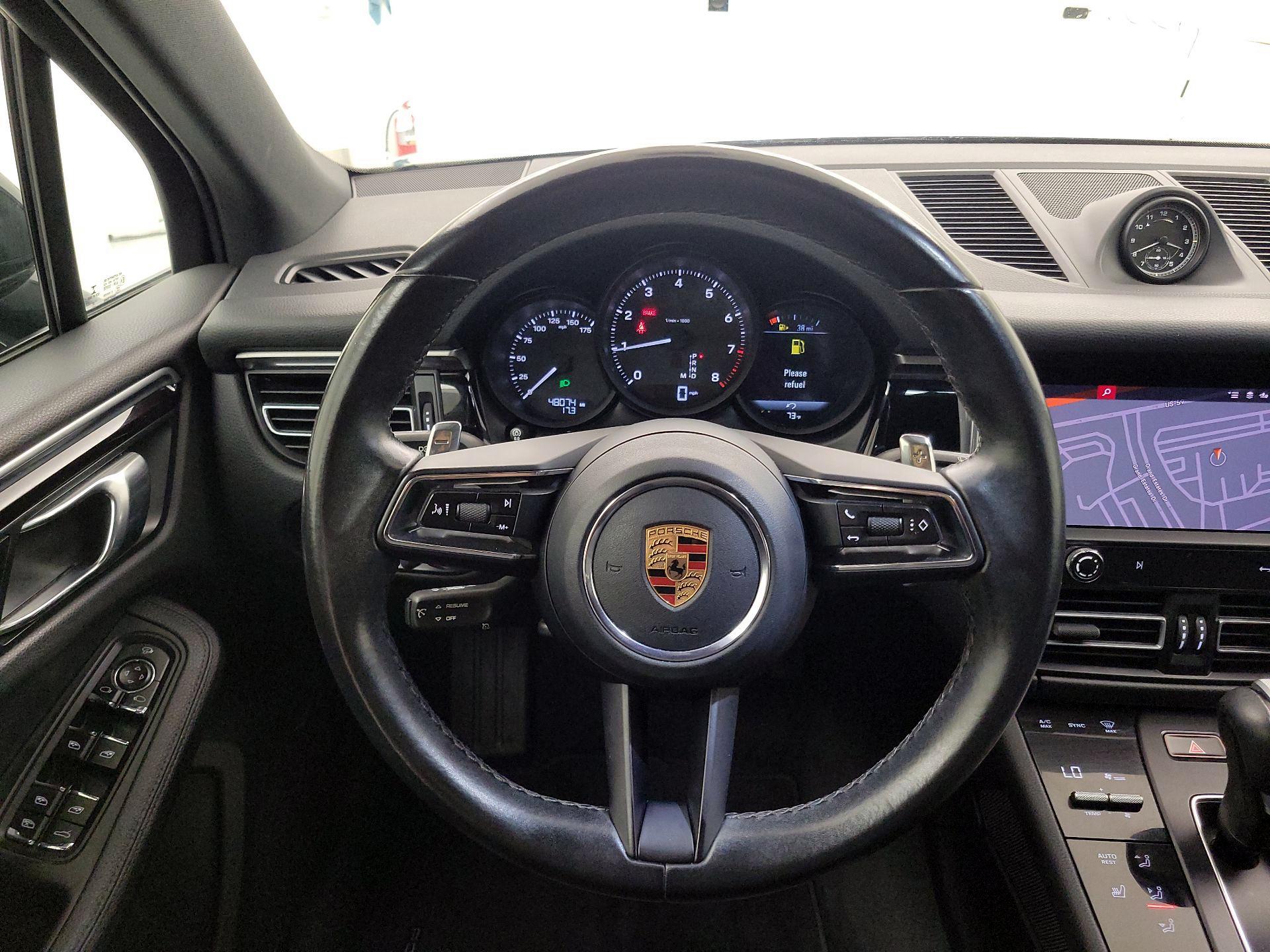 Thumbnail: 2022 Porsche Macan - 10