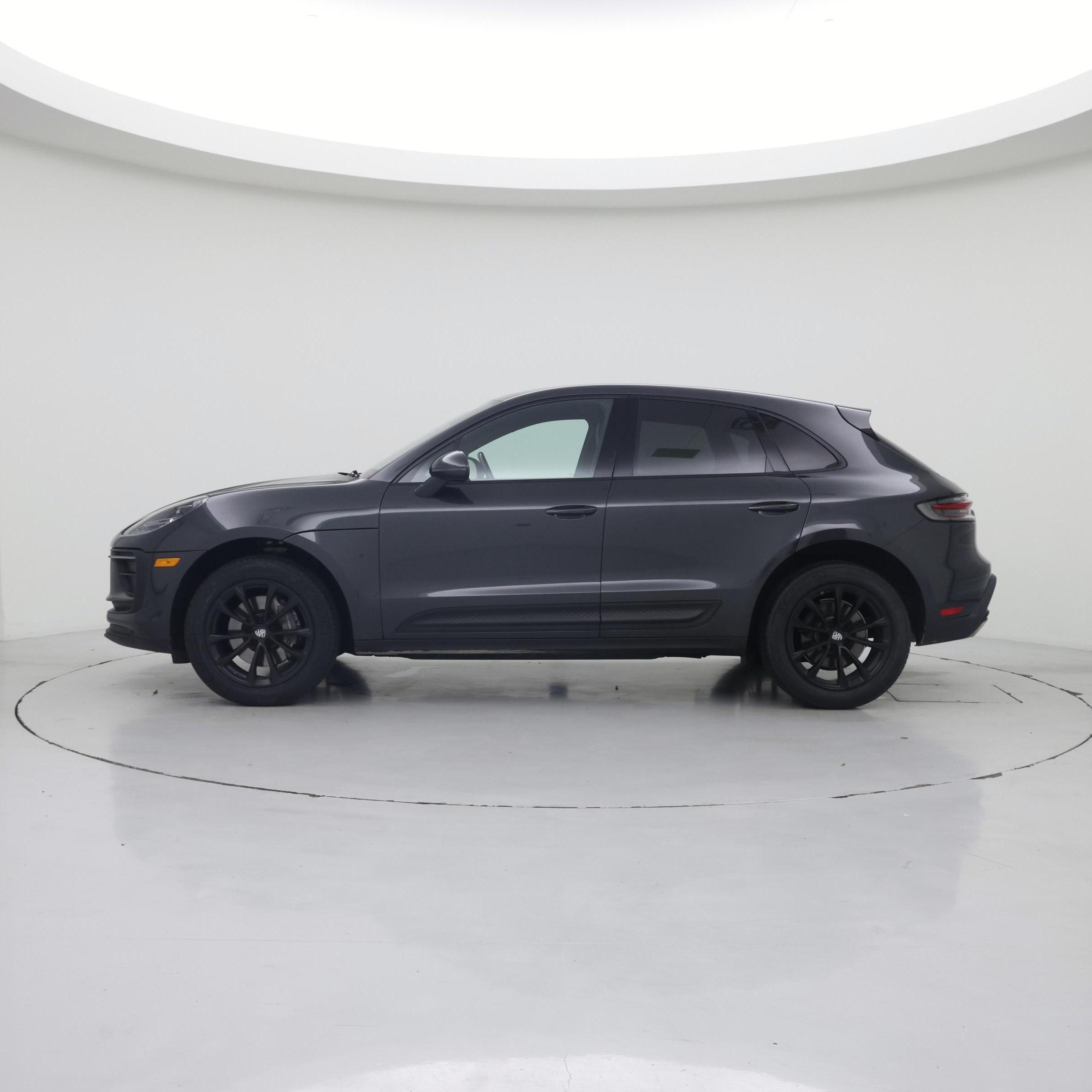 Thumbnail: 2022 Porsche Macan - 3
