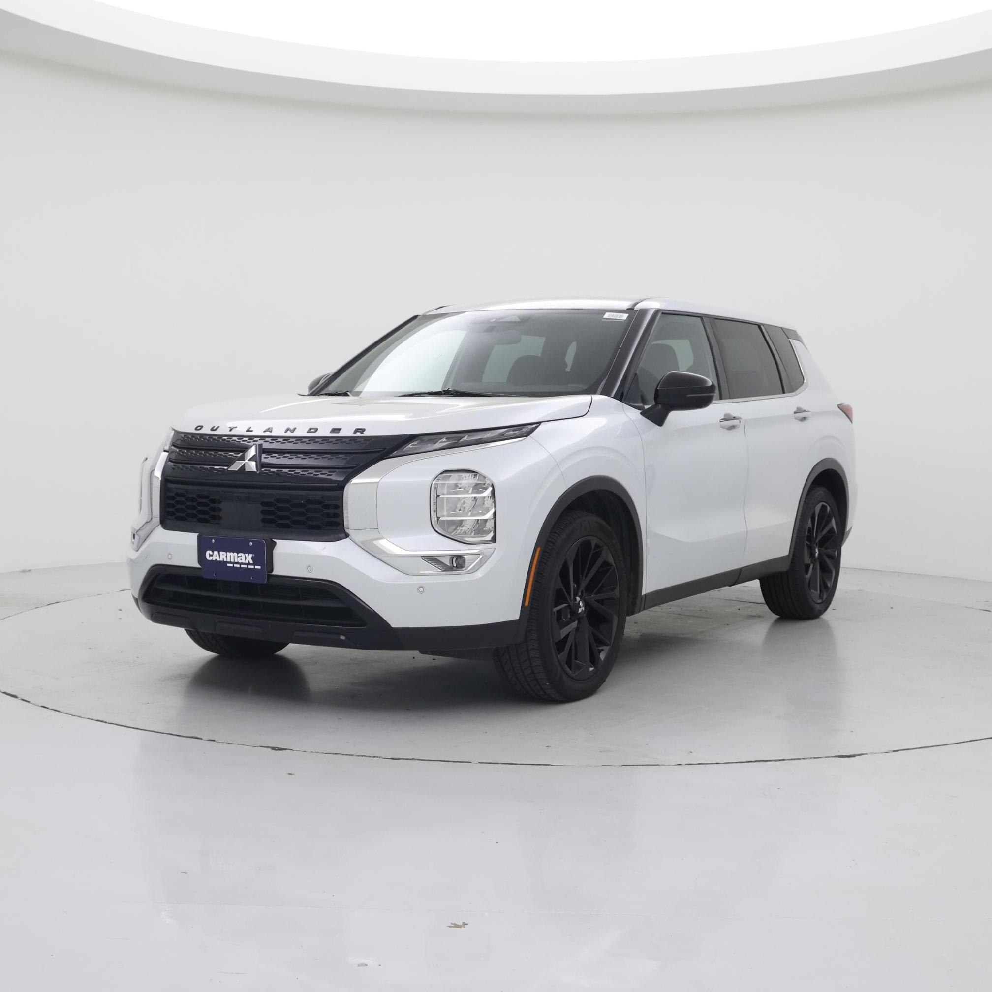 Thumbnail: 2023 Mitsubishi Outlander - 4