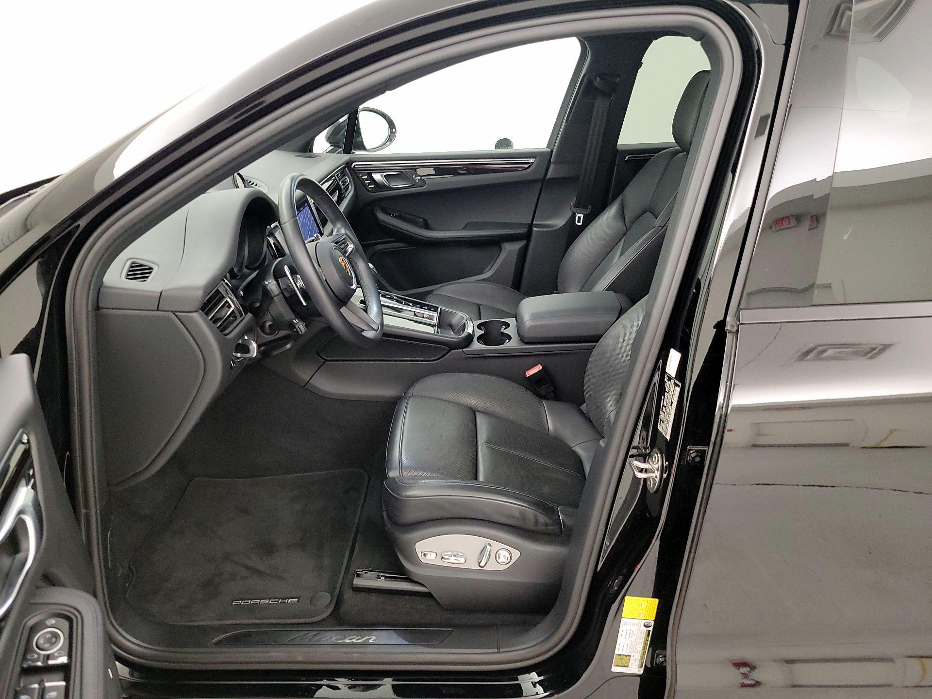 Thumbnail: 2022 Porsche Macan - 11