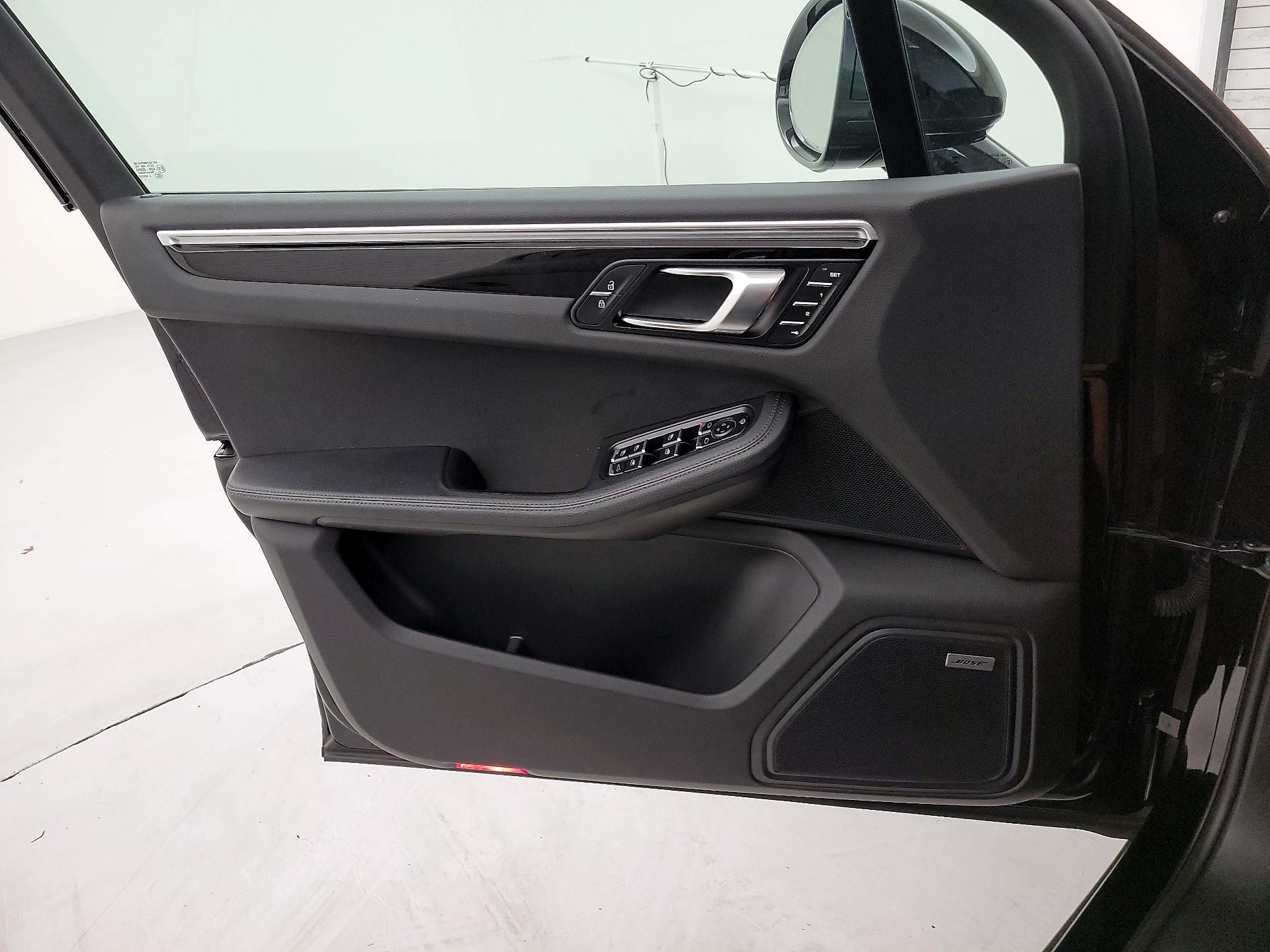 Thumbnail: 2022 Porsche Macan - 12