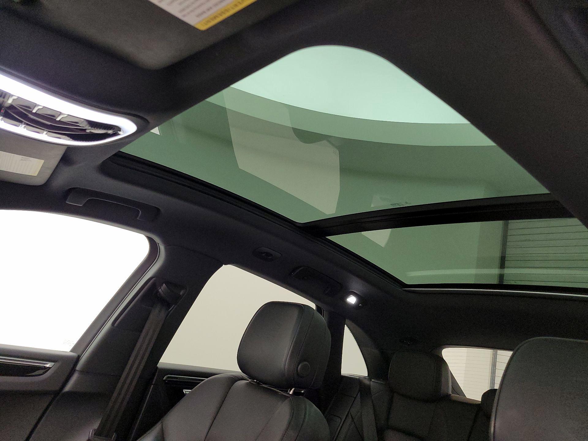 Thumbnail: 2022 Porsche Macan - 20