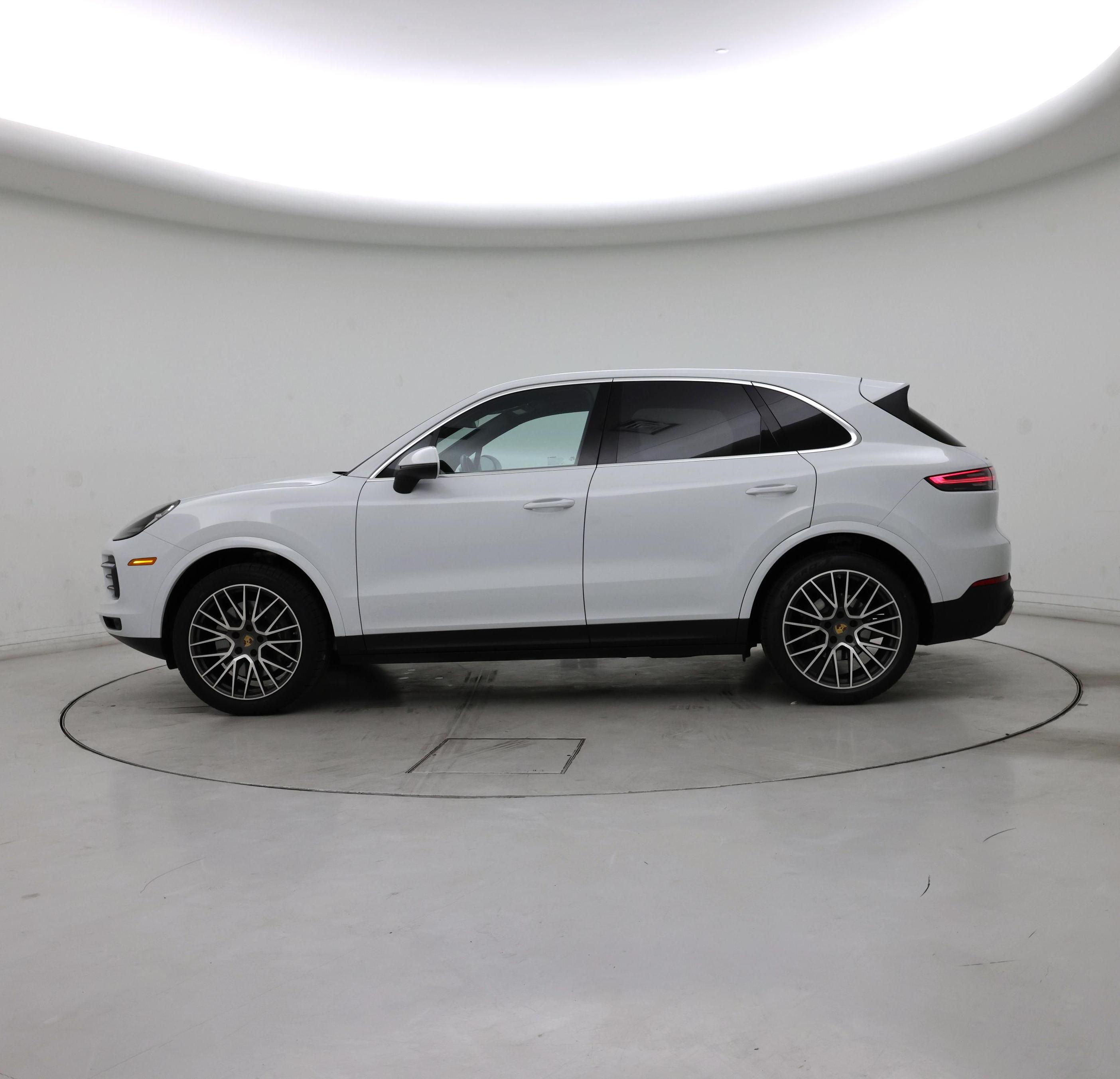 Thumbnail: 2022 Porsche Cayenne - 3