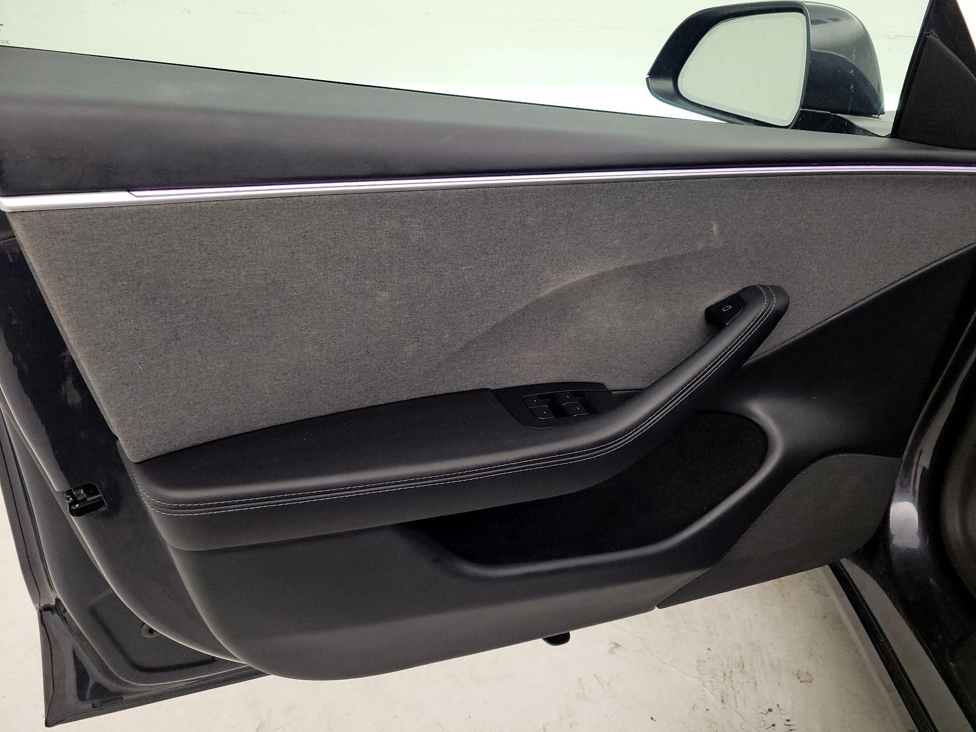 Thumbnail: 2025 Tesla Model 3 - 12