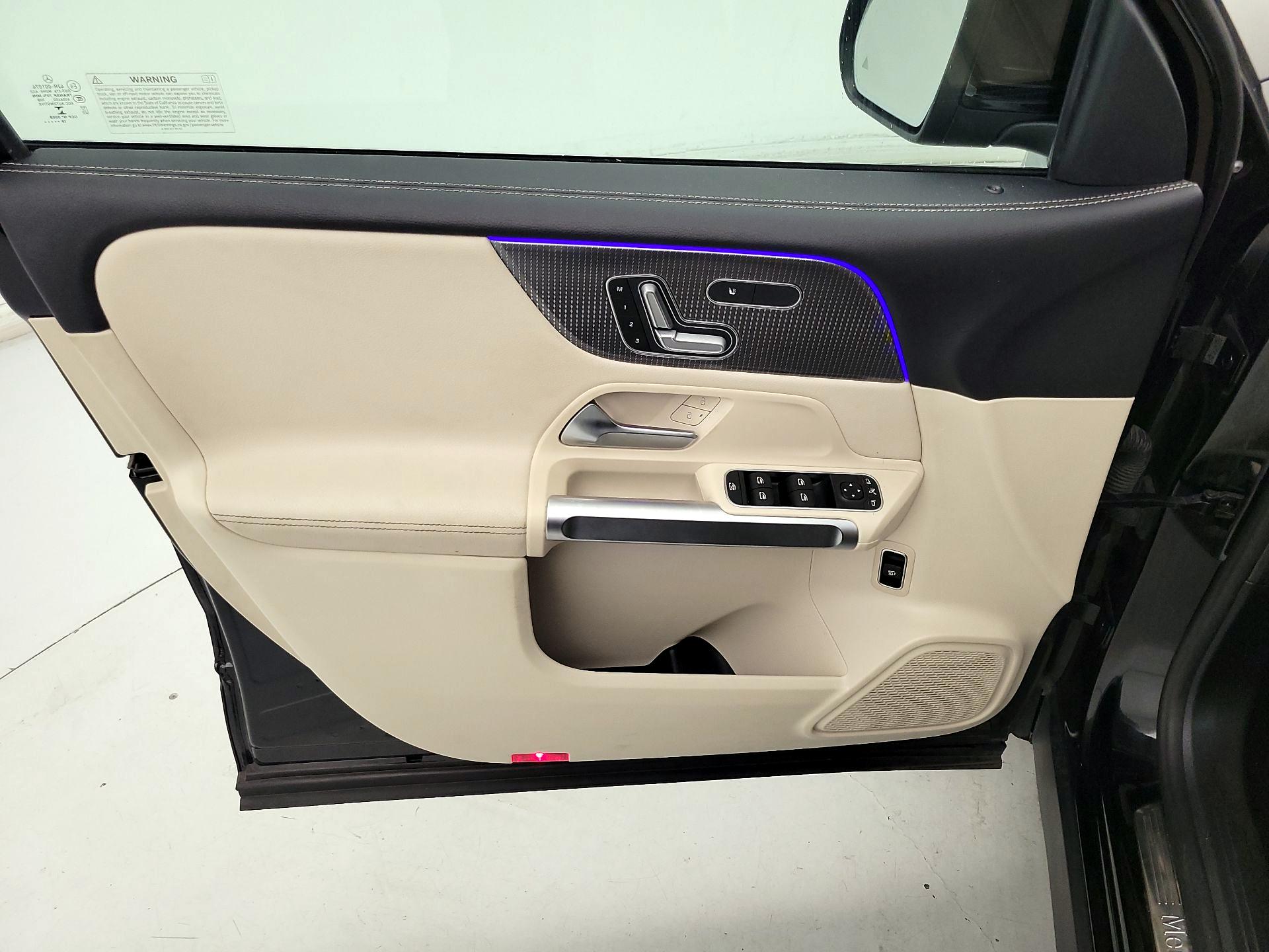 Thumbnail: 2020 Mercedes-Benz GLB - 12