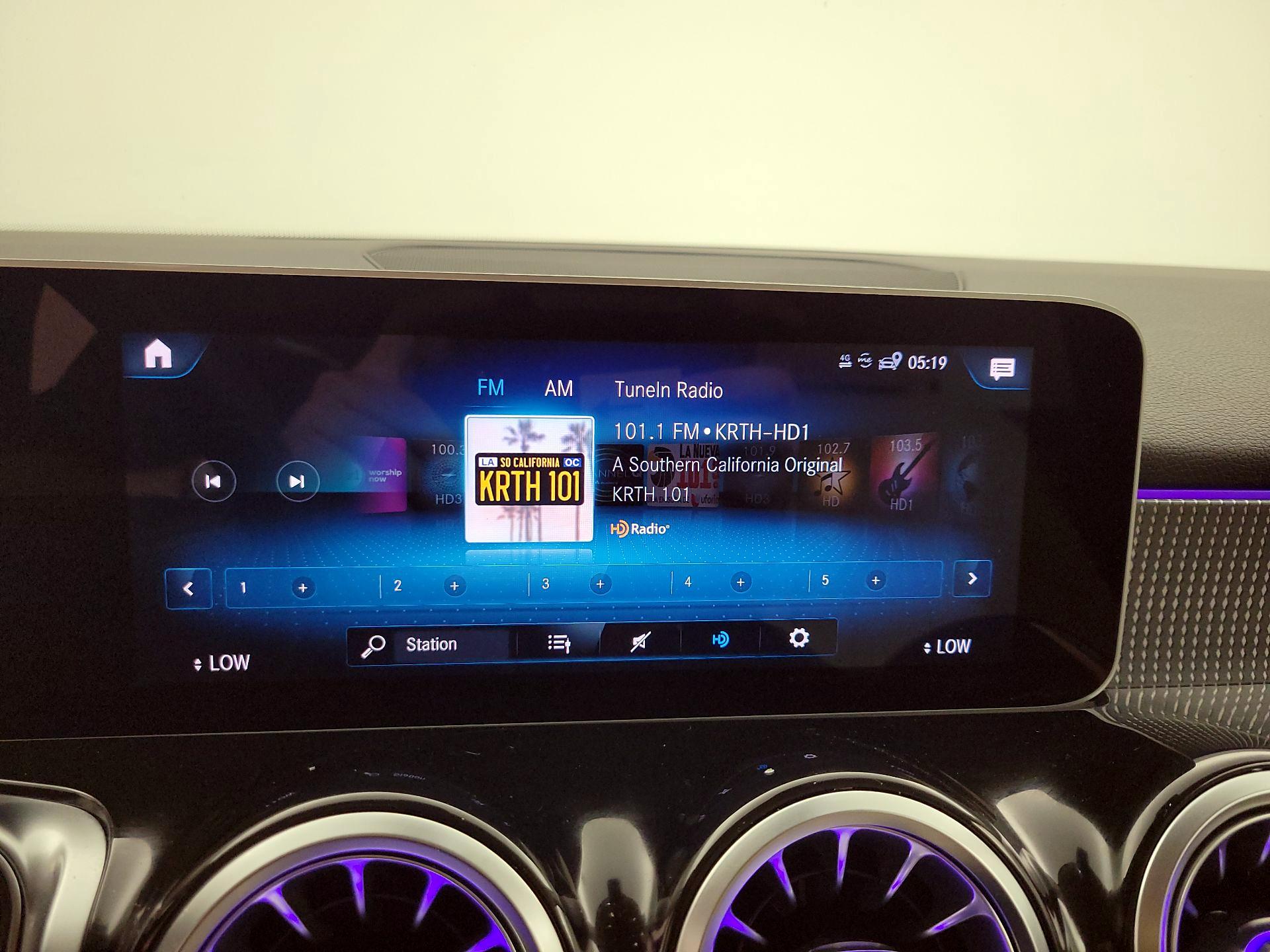 Thumbnail: 2020 Mercedes-Benz GLB - 15