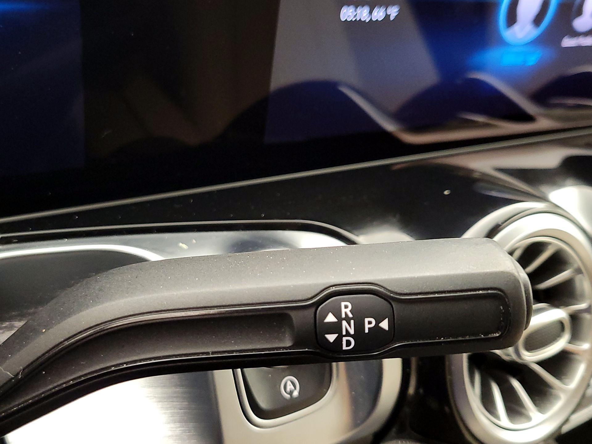 Thumbnail: 2020 Mercedes-Benz GLB - 17