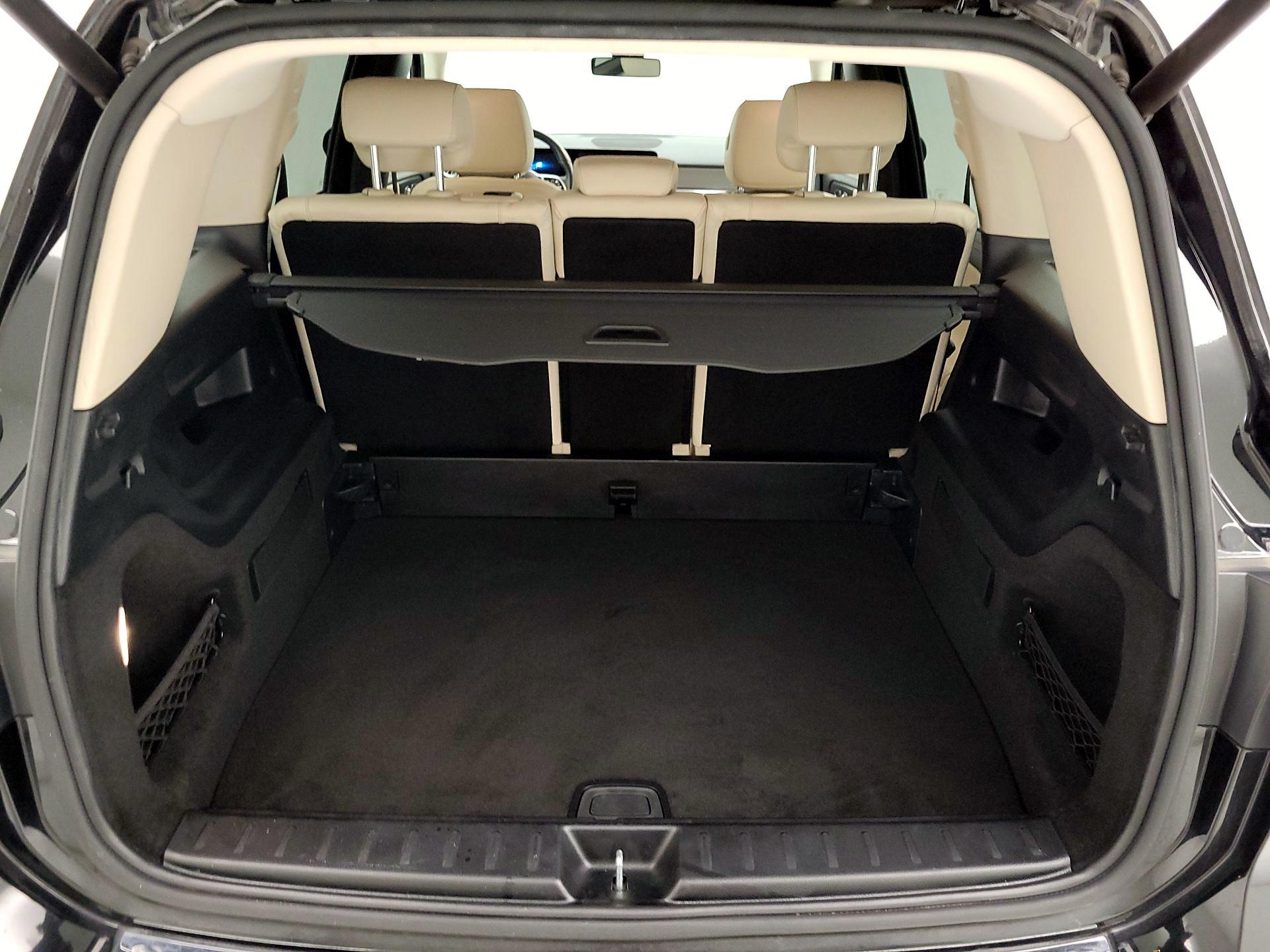 Thumbnail: 2020 Mercedes-Benz GLB - 20