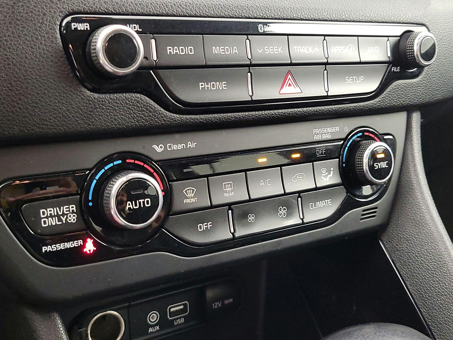 Thumbnail: 2018 Kia Niro - 16