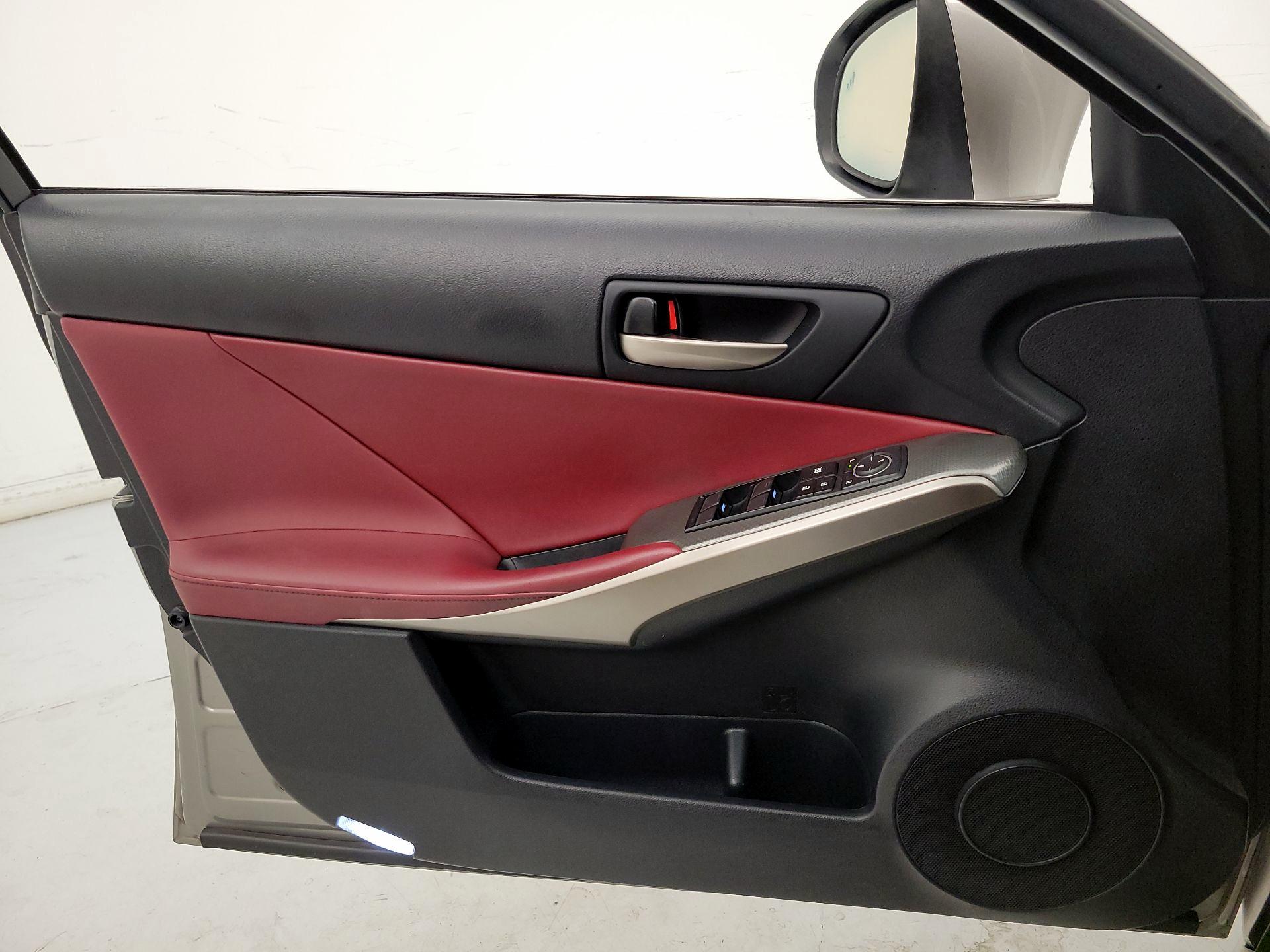 Thumbnail: 2017 Lexus IS - 12