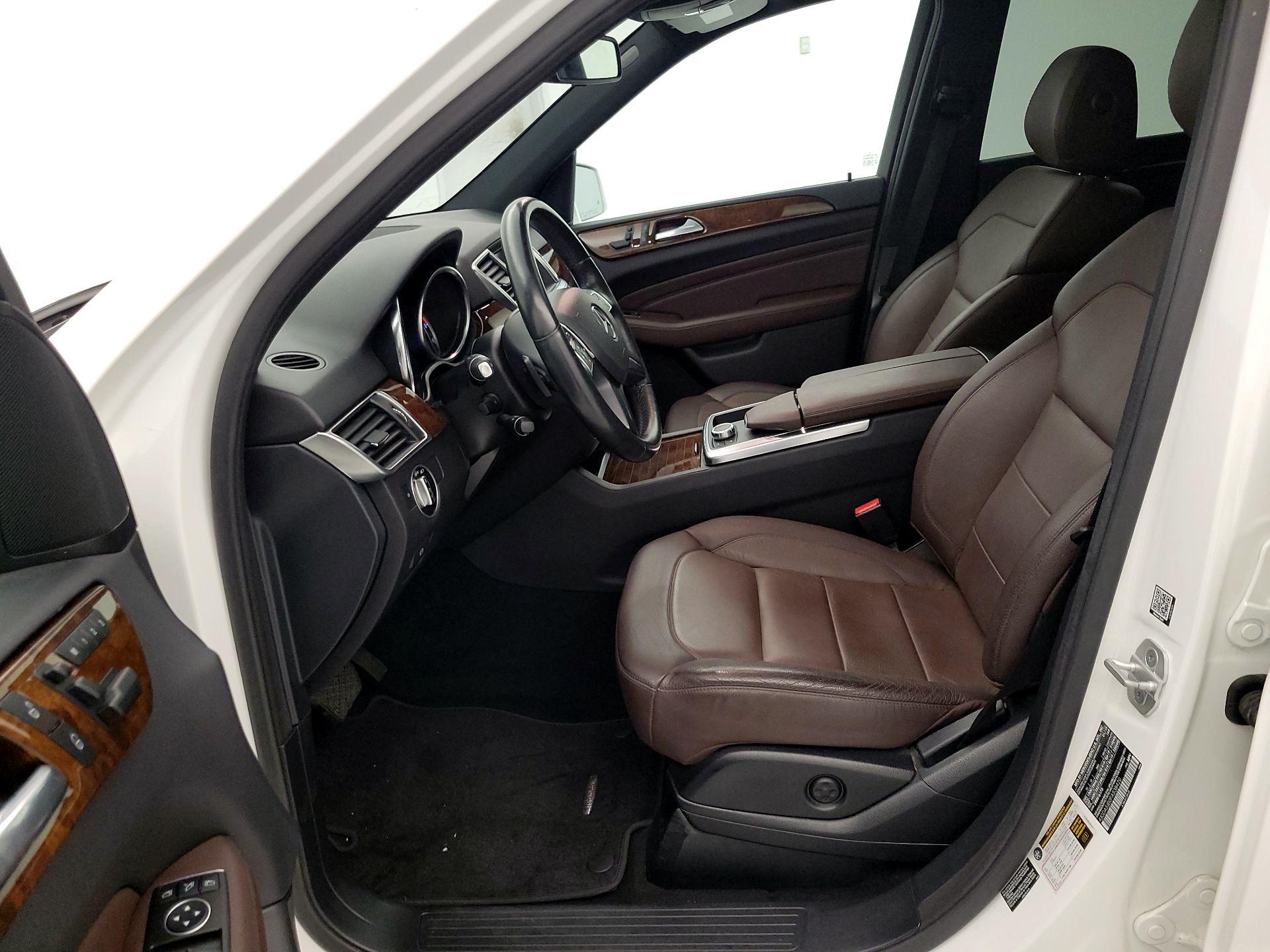 Thumbnail: 2015 Mercedes-Benz M-Class - 11