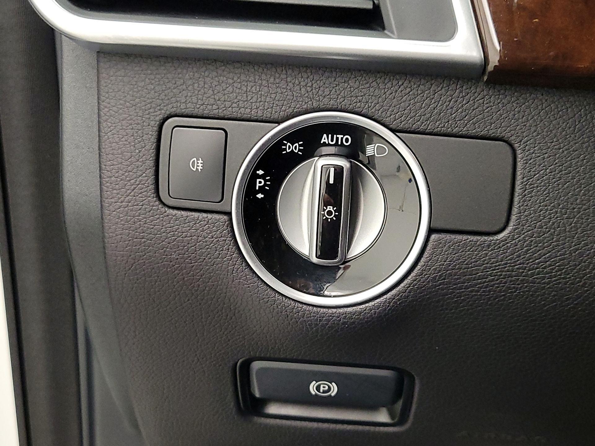 Thumbnail: 2015 Mercedes-Benz M-Class - 13