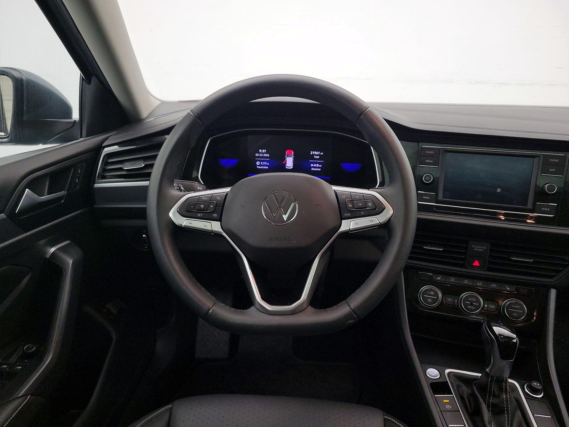 Thumbnail: 2024 Volkswagen Jetta - 10