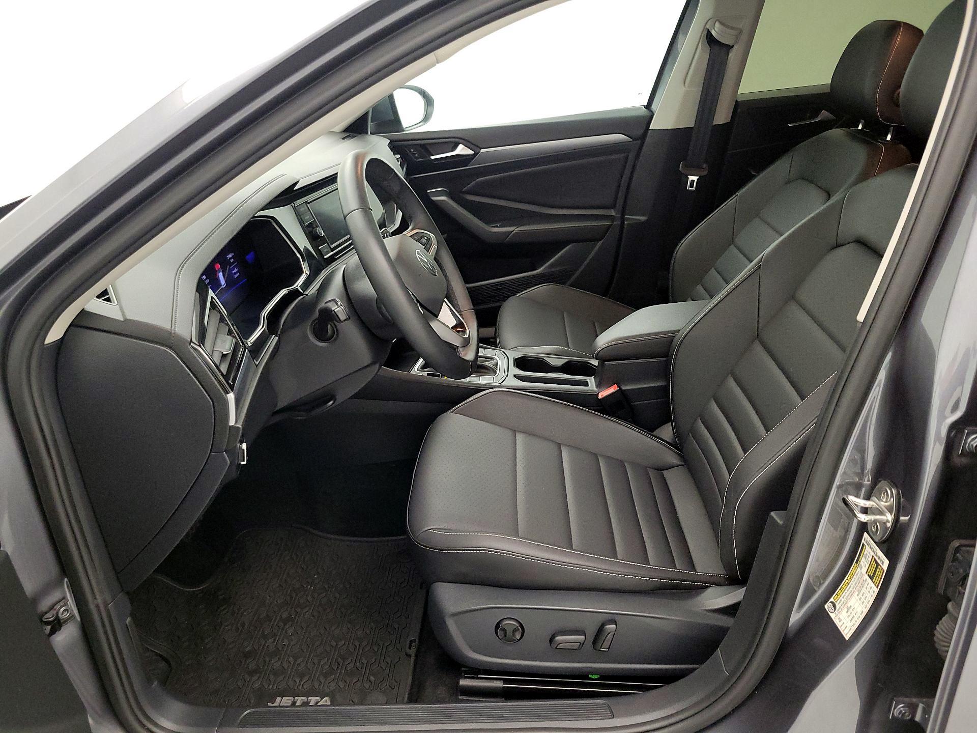 Thumbnail: 2024 Volkswagen Jetta - 11