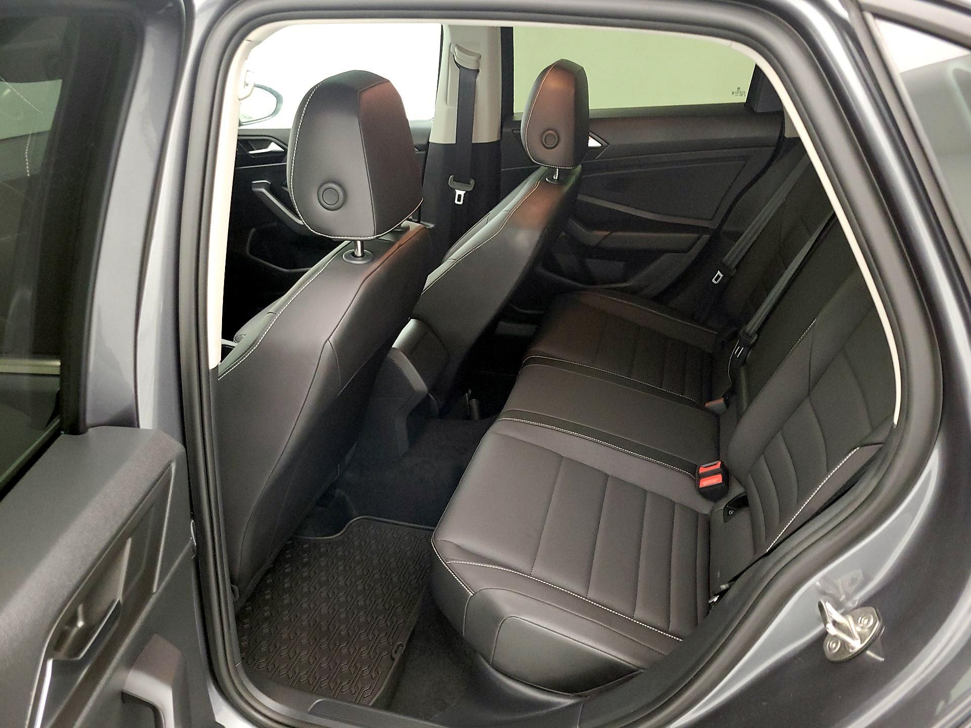 Thumbnail: 2024 Volkswagen Jetta - 18