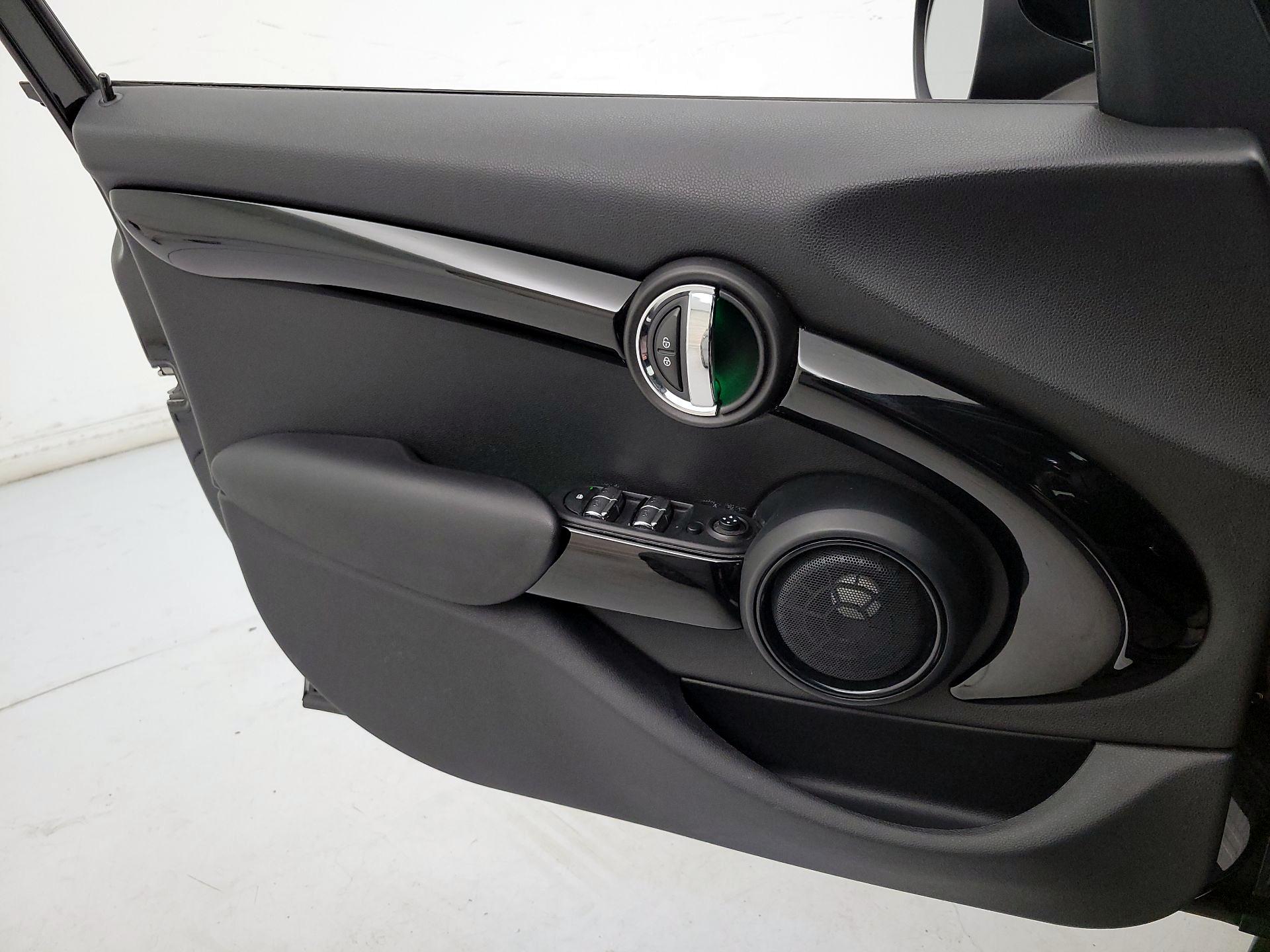 Thumbnail: 2019 MINI Cooper Hardtop - 12