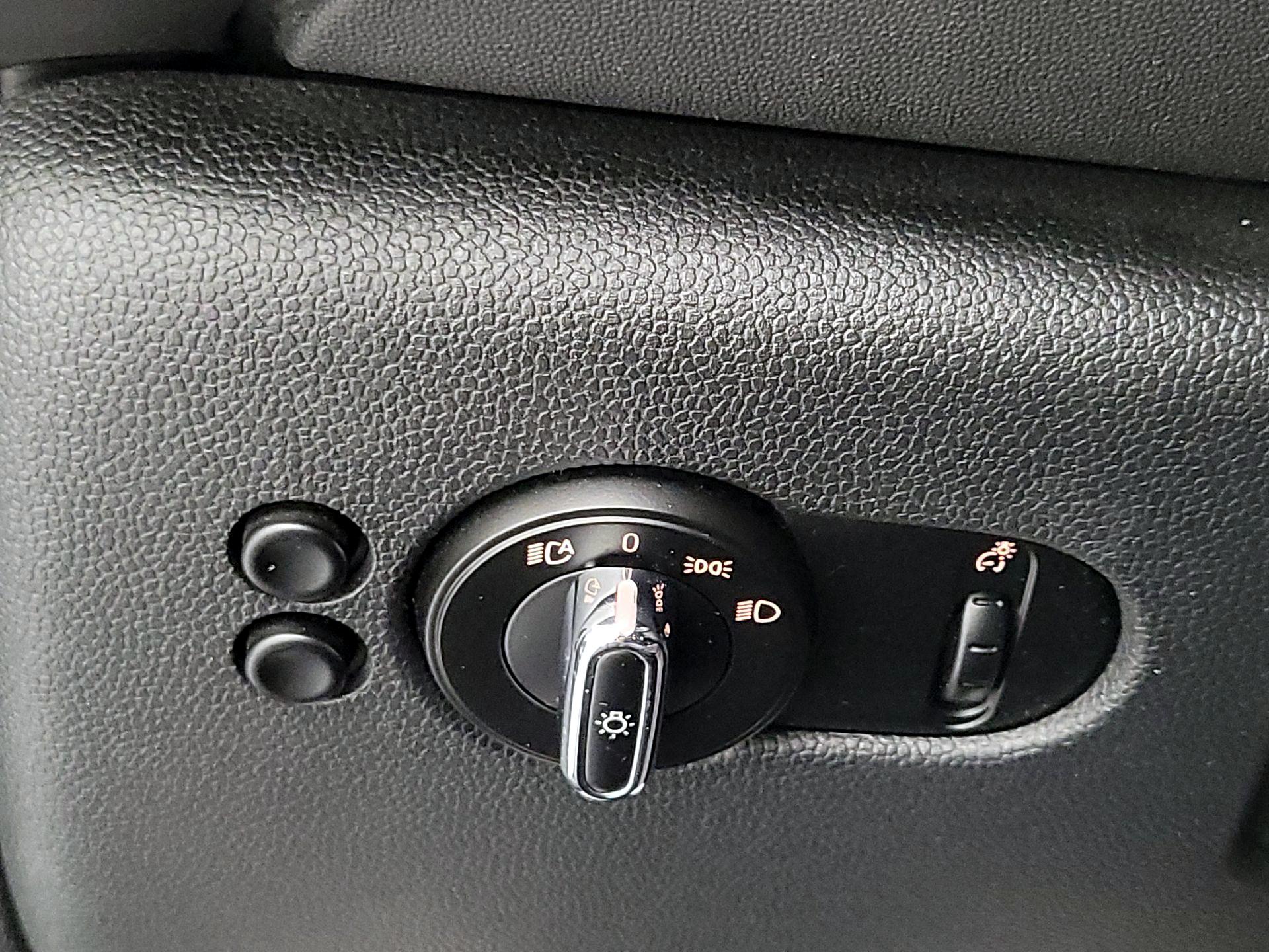 Thumbnail: 2019 MINI Cooper Hardtop - 13