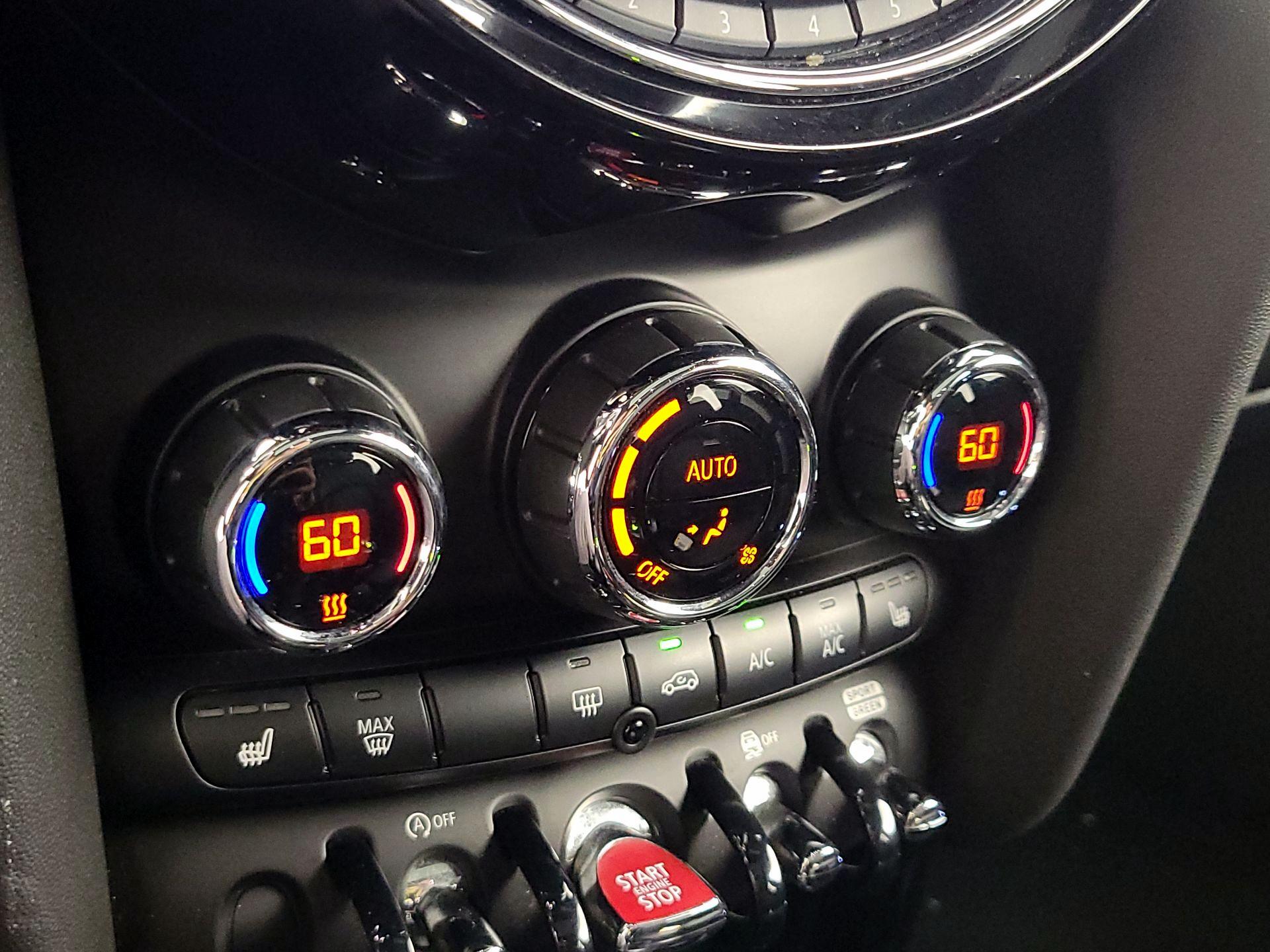 Thumbnail: 2019 MINI Cooper Hardtop - 16