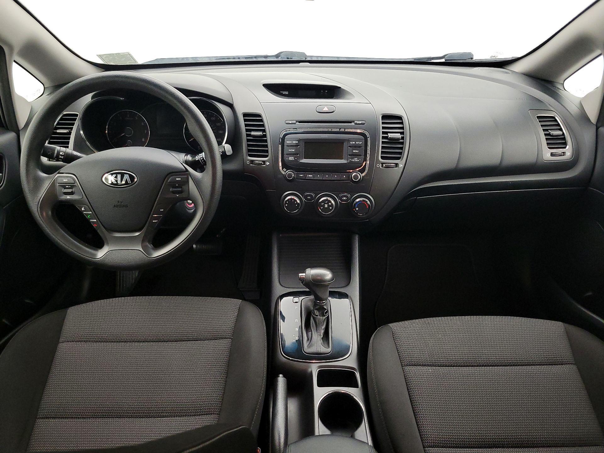 Thumbnail: 2017 Kia Forte - 9