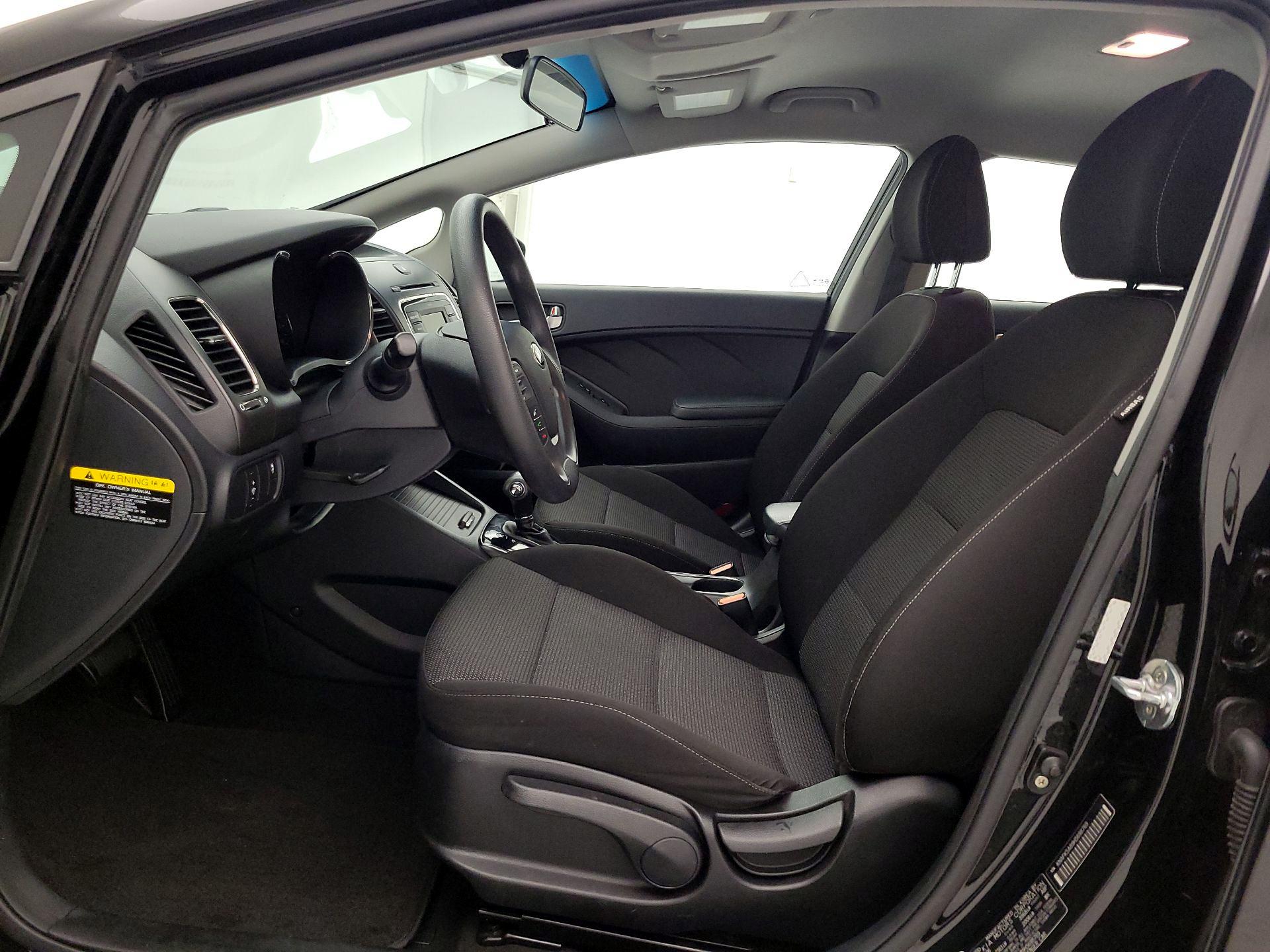 Thumbnail: 2017 Kia Forte - 11