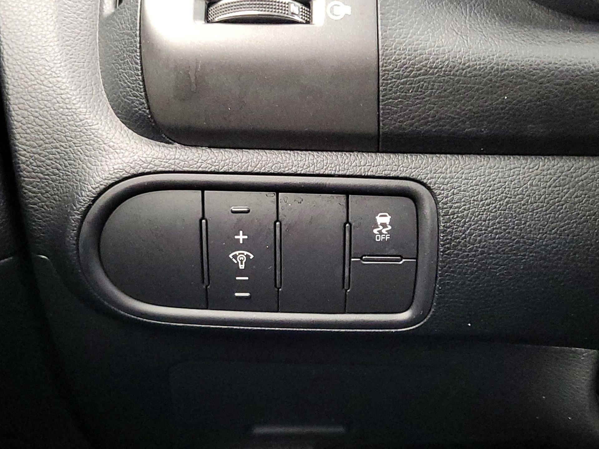 Thumbnail: 2017 Kia Forte - 13