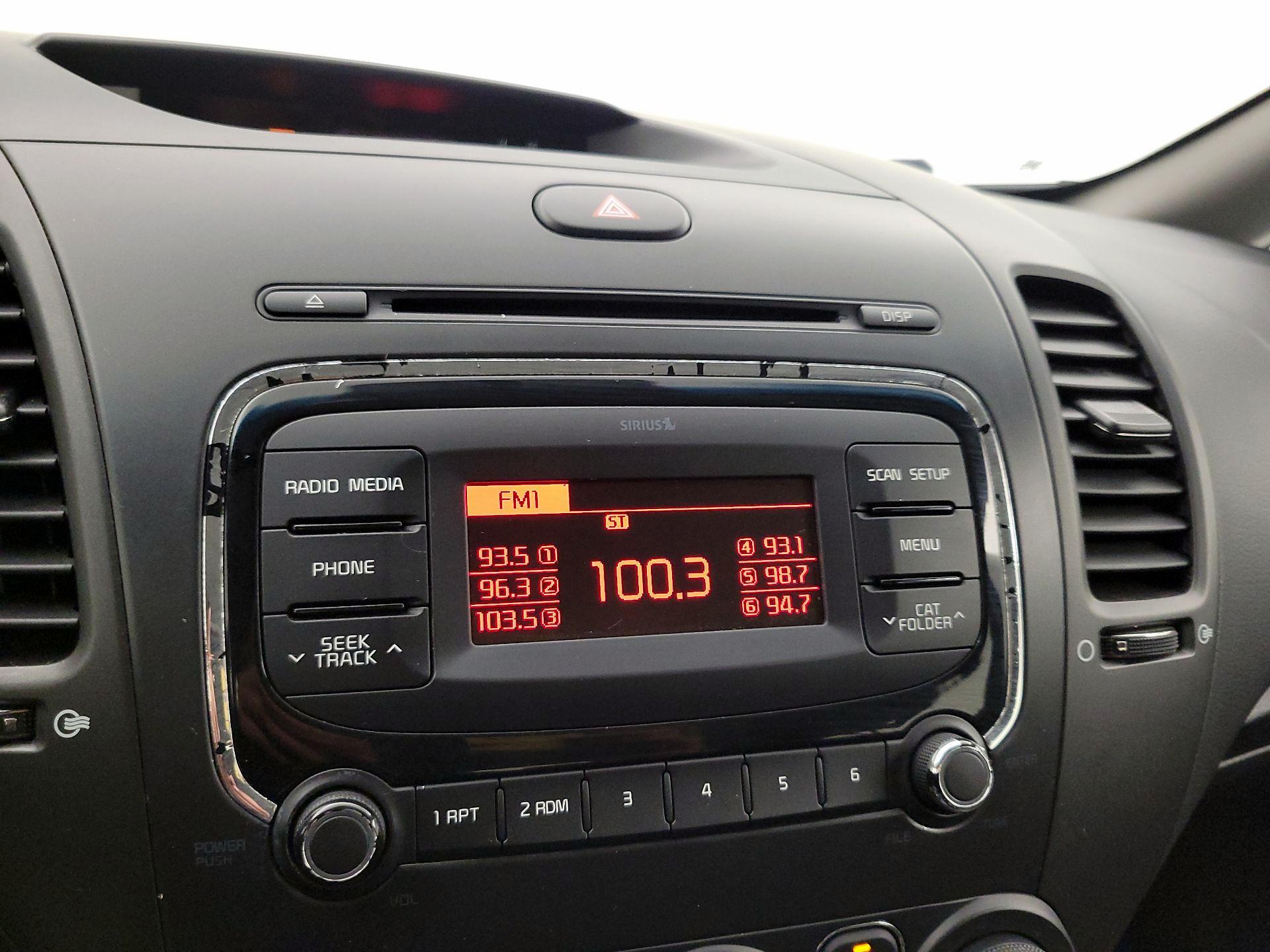 Thumbnail: 2017 Kia Forte - 14