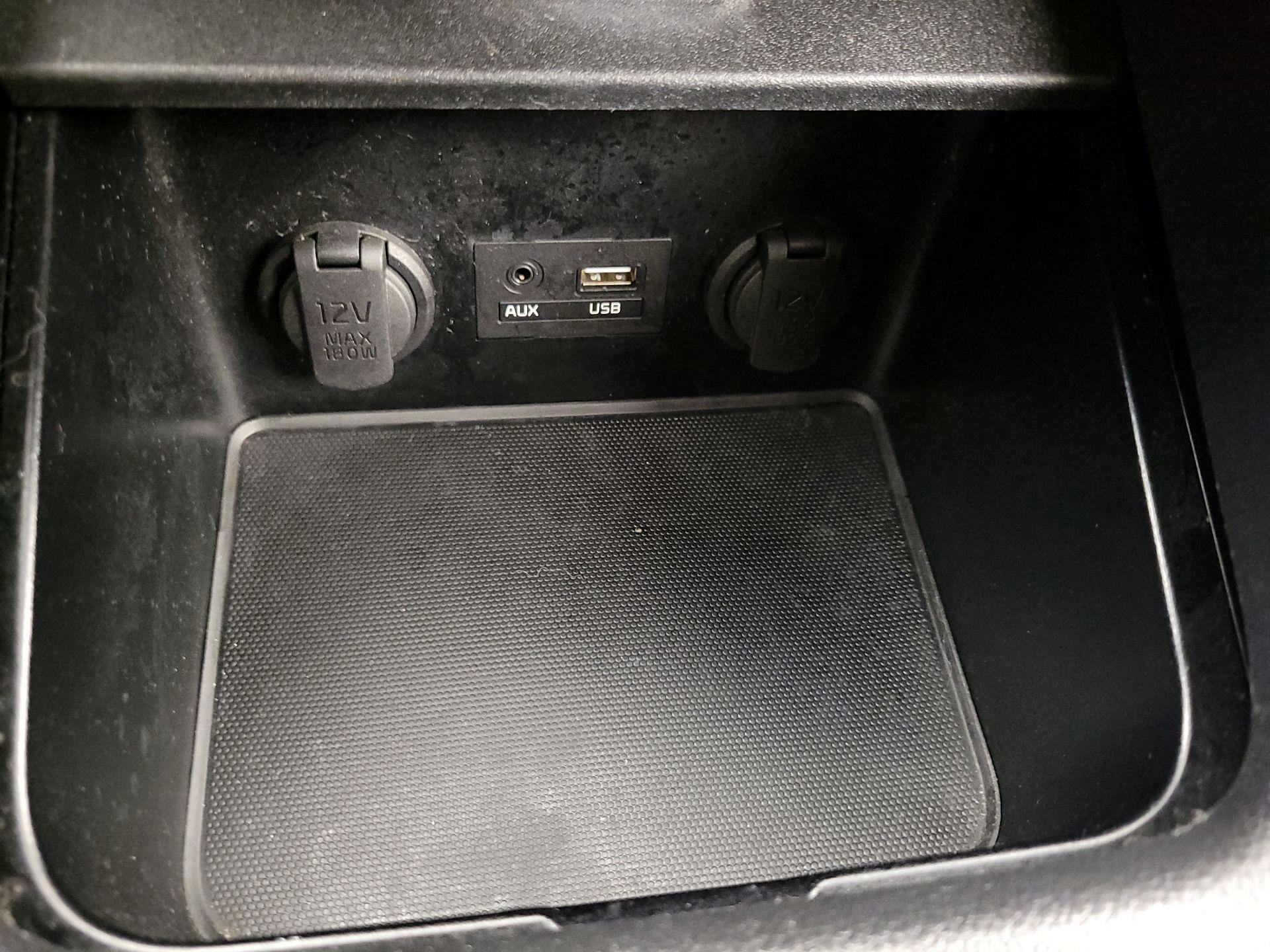 Thumbnail: 2017 Kia Forte - 17