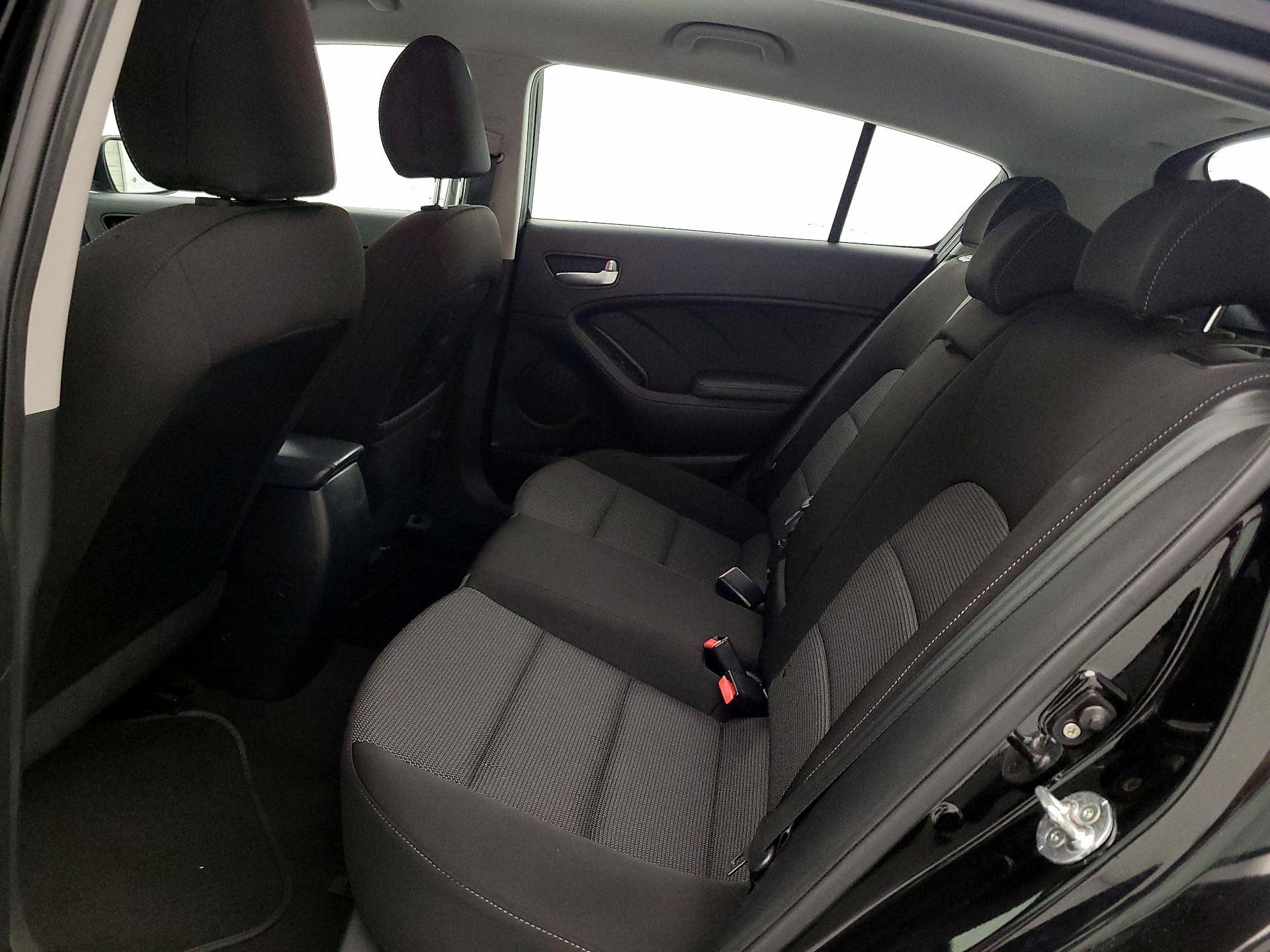 Thumbnail: 2017 Kia Forte - 18