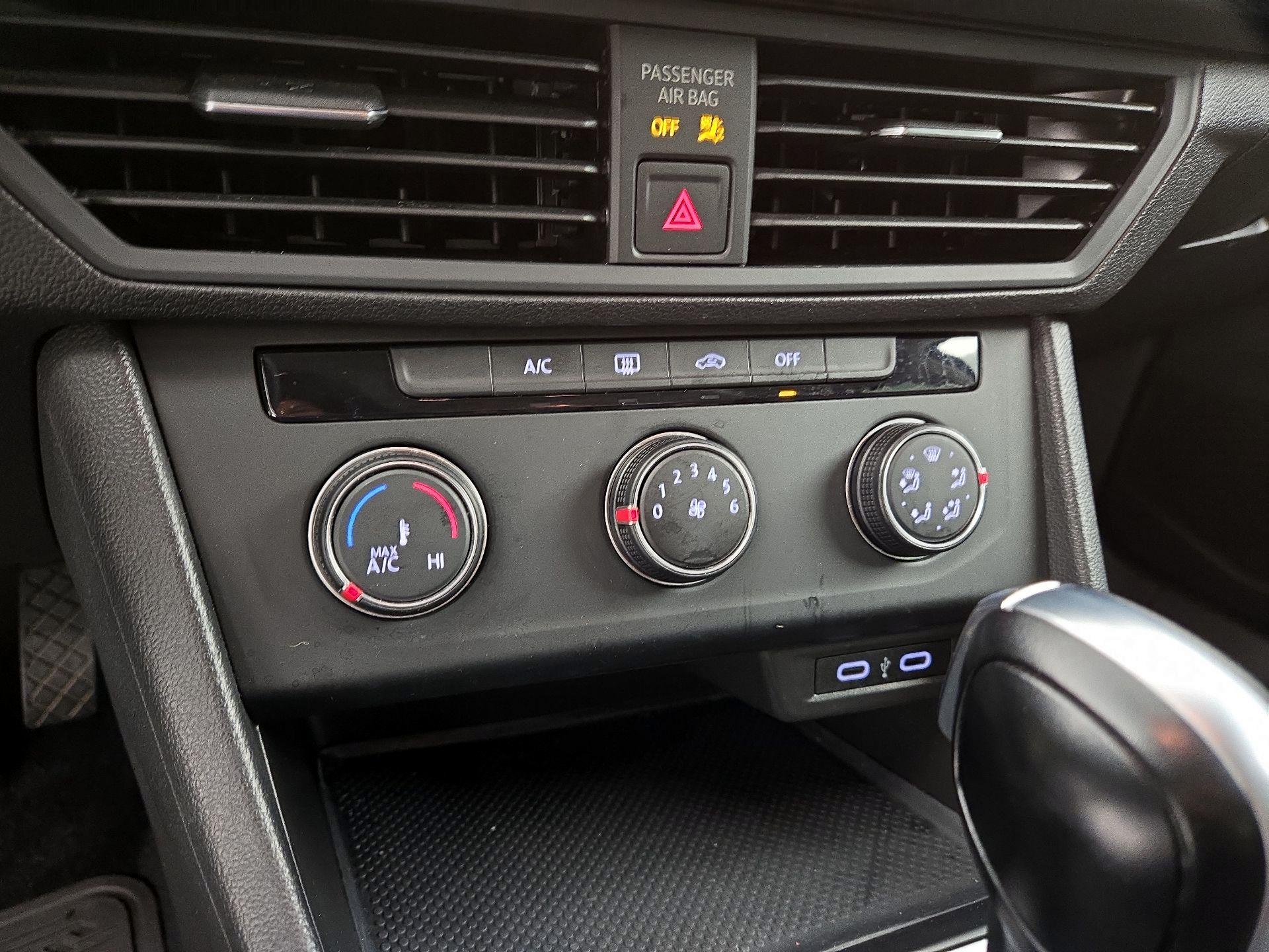 Thumbnail: 2021 Volkswagen Jetta - 16