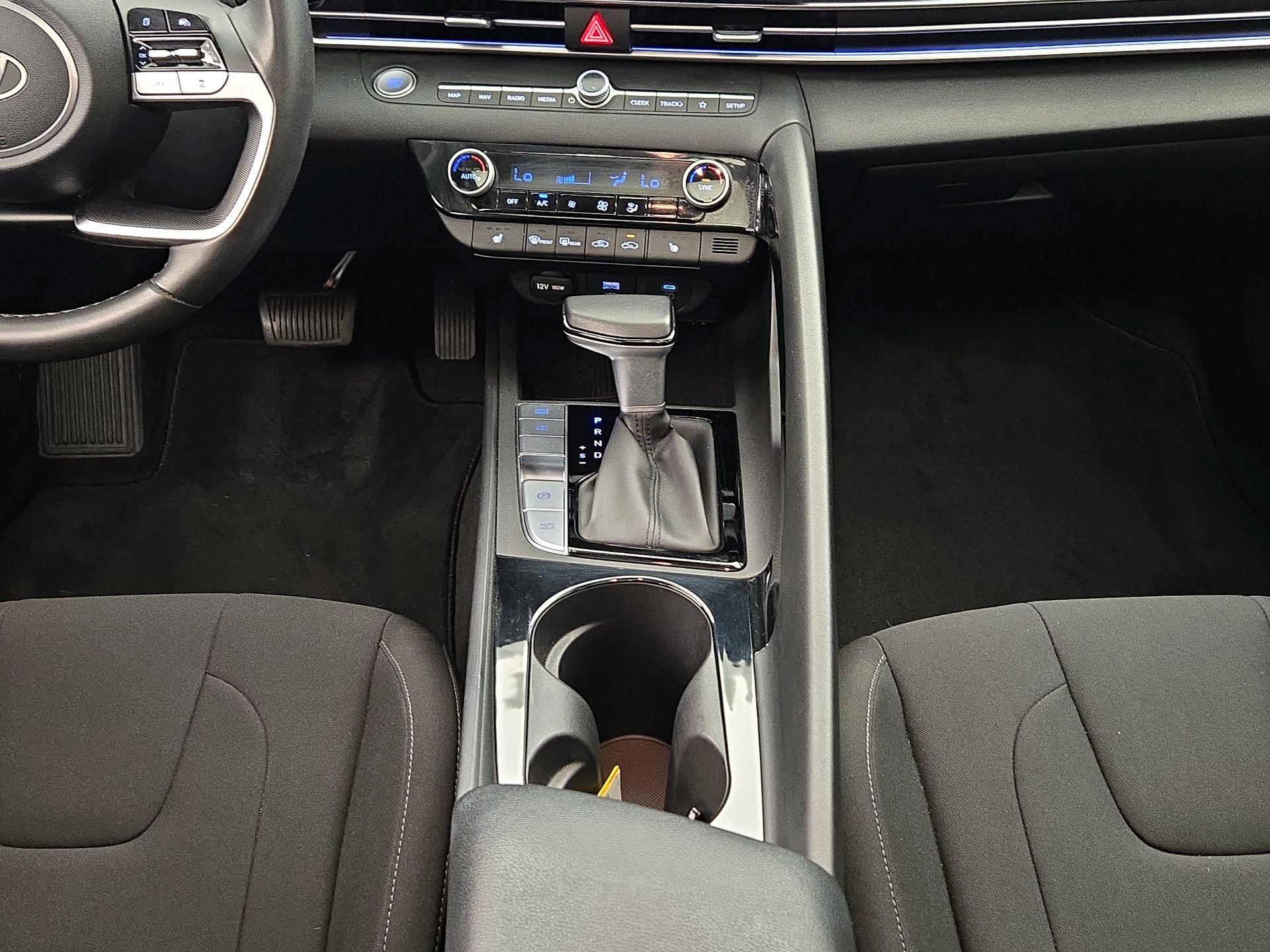 Thumbnail: 2024 Hyundai Elantra - 18