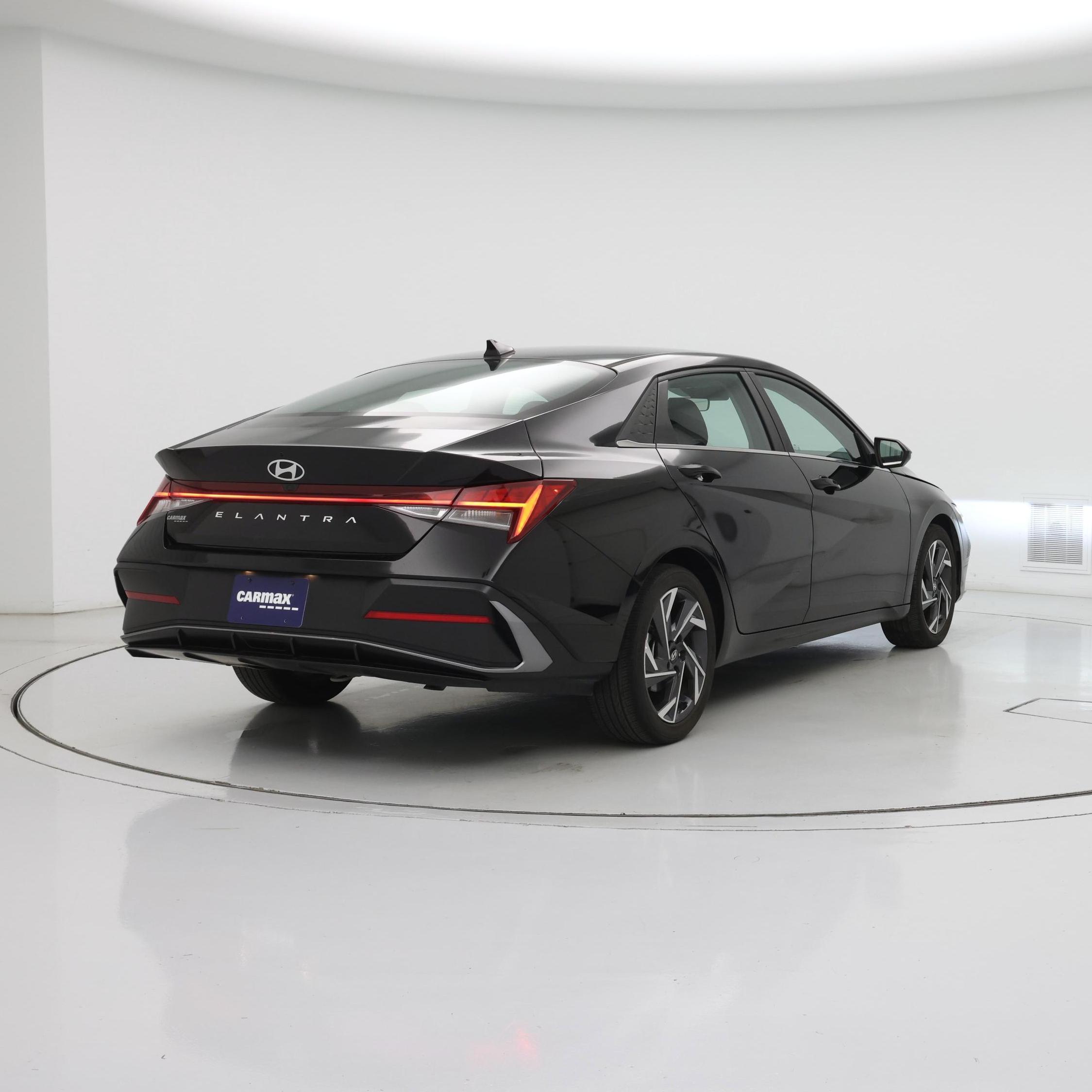 Thumbnail: 2024 Hyundai Elantra - 8