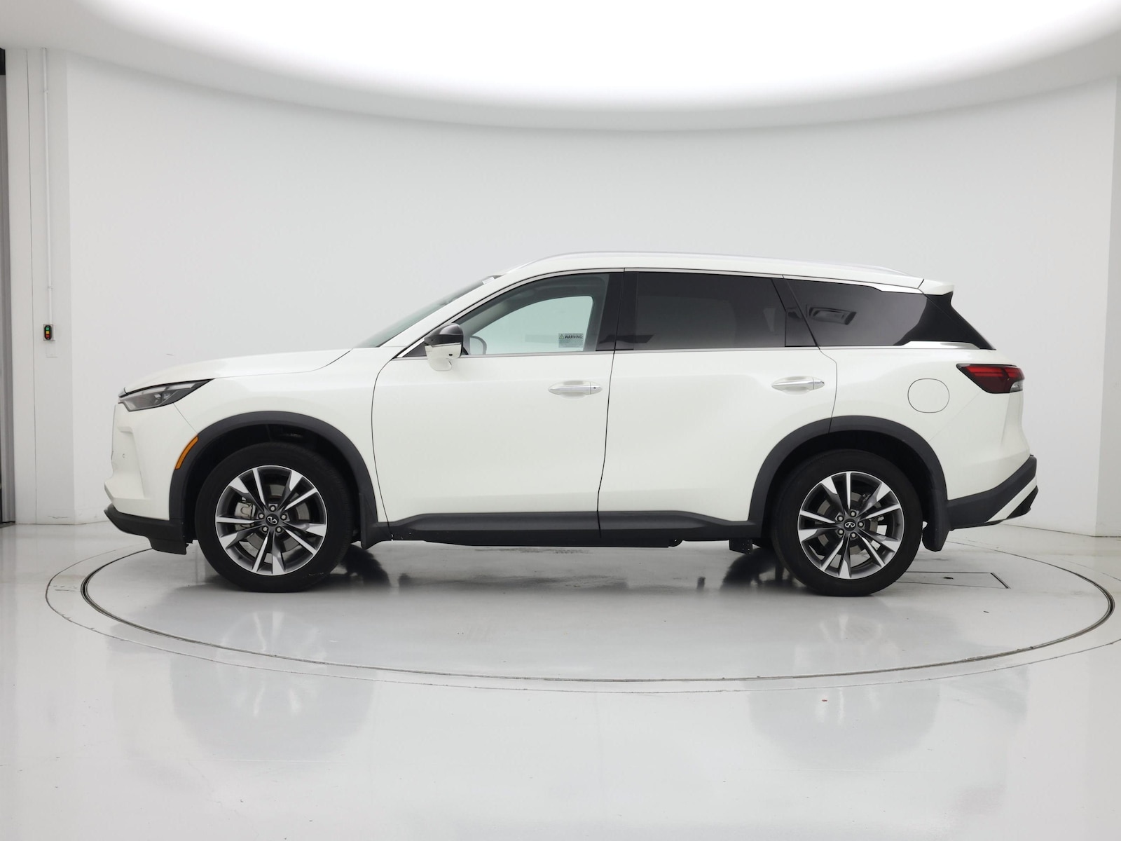 2023 INFINITI QX60 LUXE - Photo 4