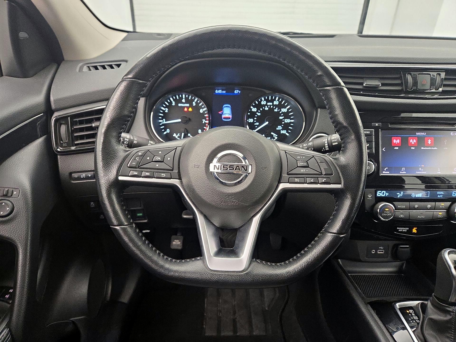 Thumbnail: 2021 Nissan Rogue Sport - 10