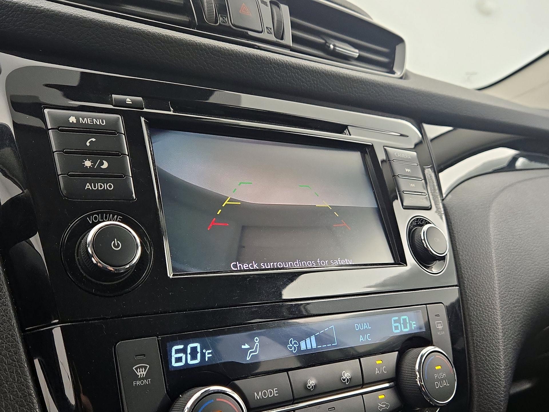 Thumbnail: 2021 Nissan Rogue Sport - 14