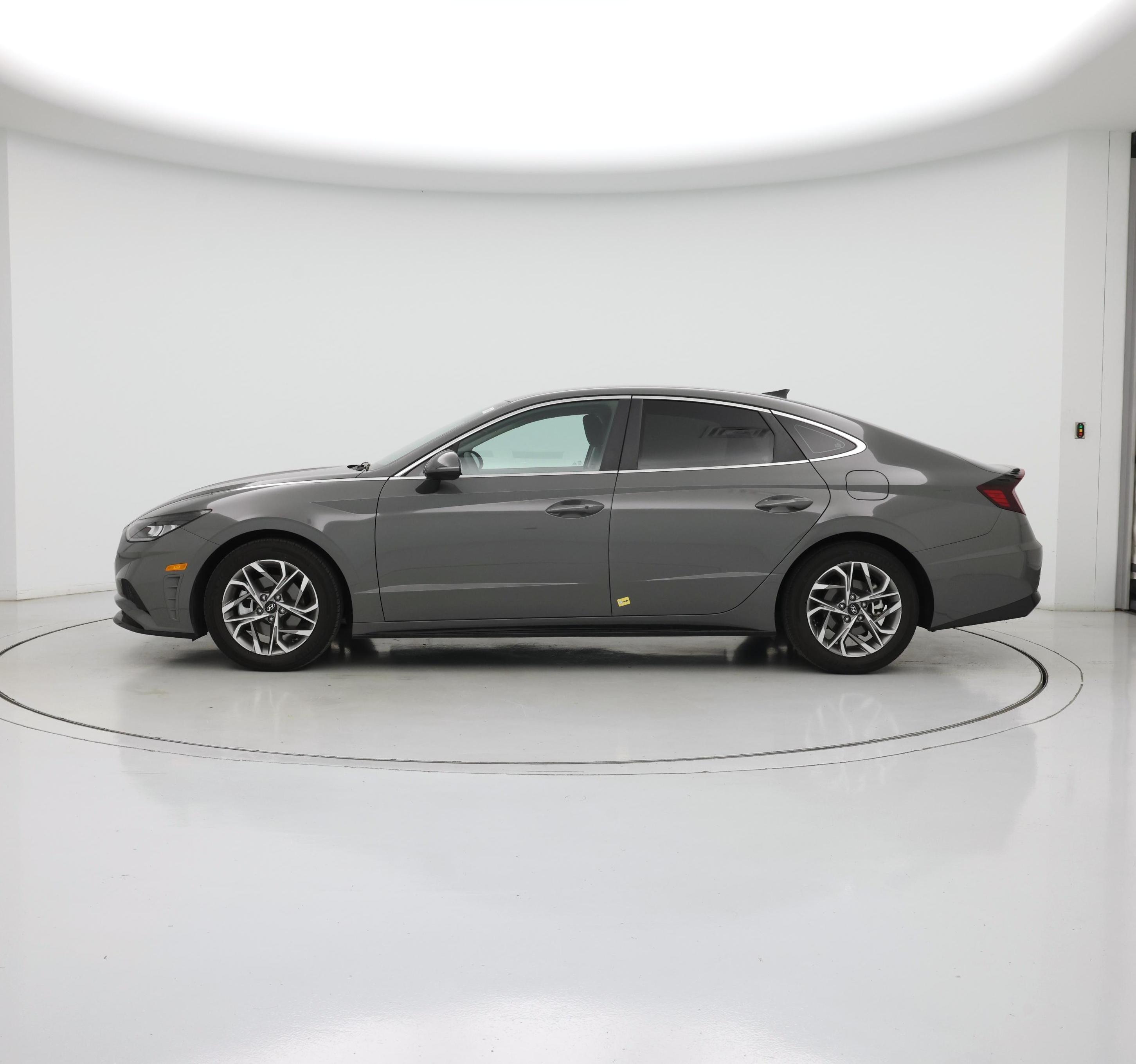 Thumbnail: 2021 Hyundai Sonata - 3