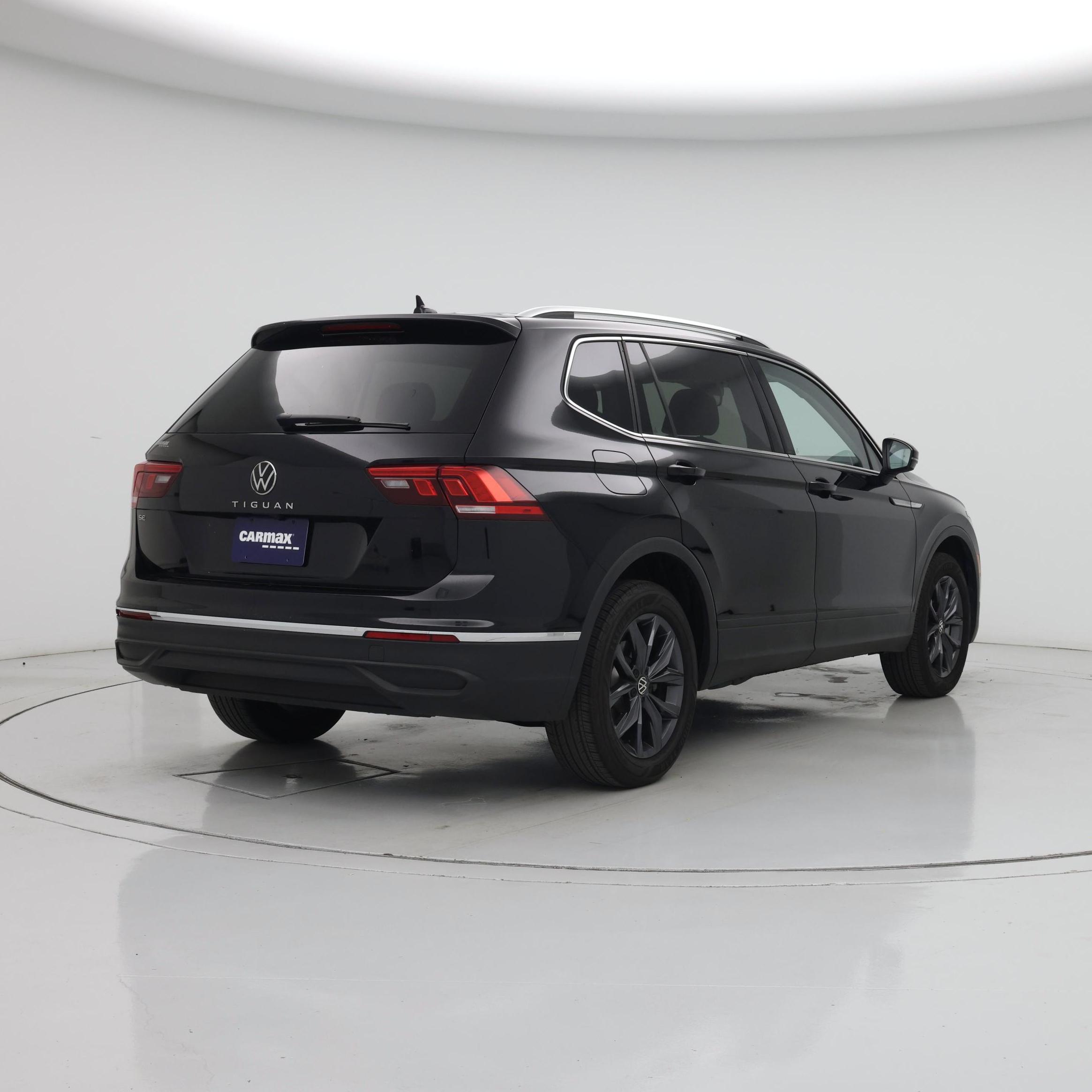 Thumbnail: 2023 Volkswagen Tiguan - 8