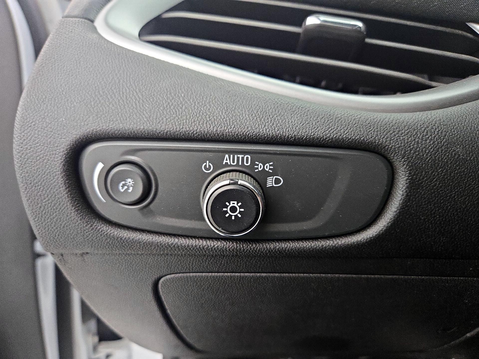 Thumbnail: 2023 Chevrolet Malibu - 13