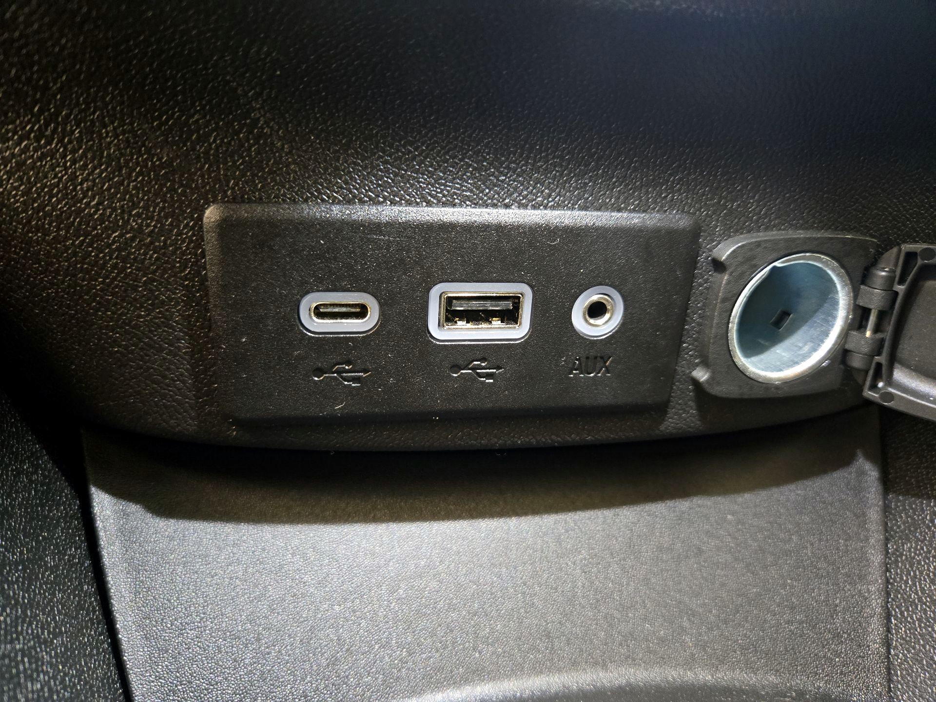 Thumbnail: 2023 Chevrolet Malibu - 18