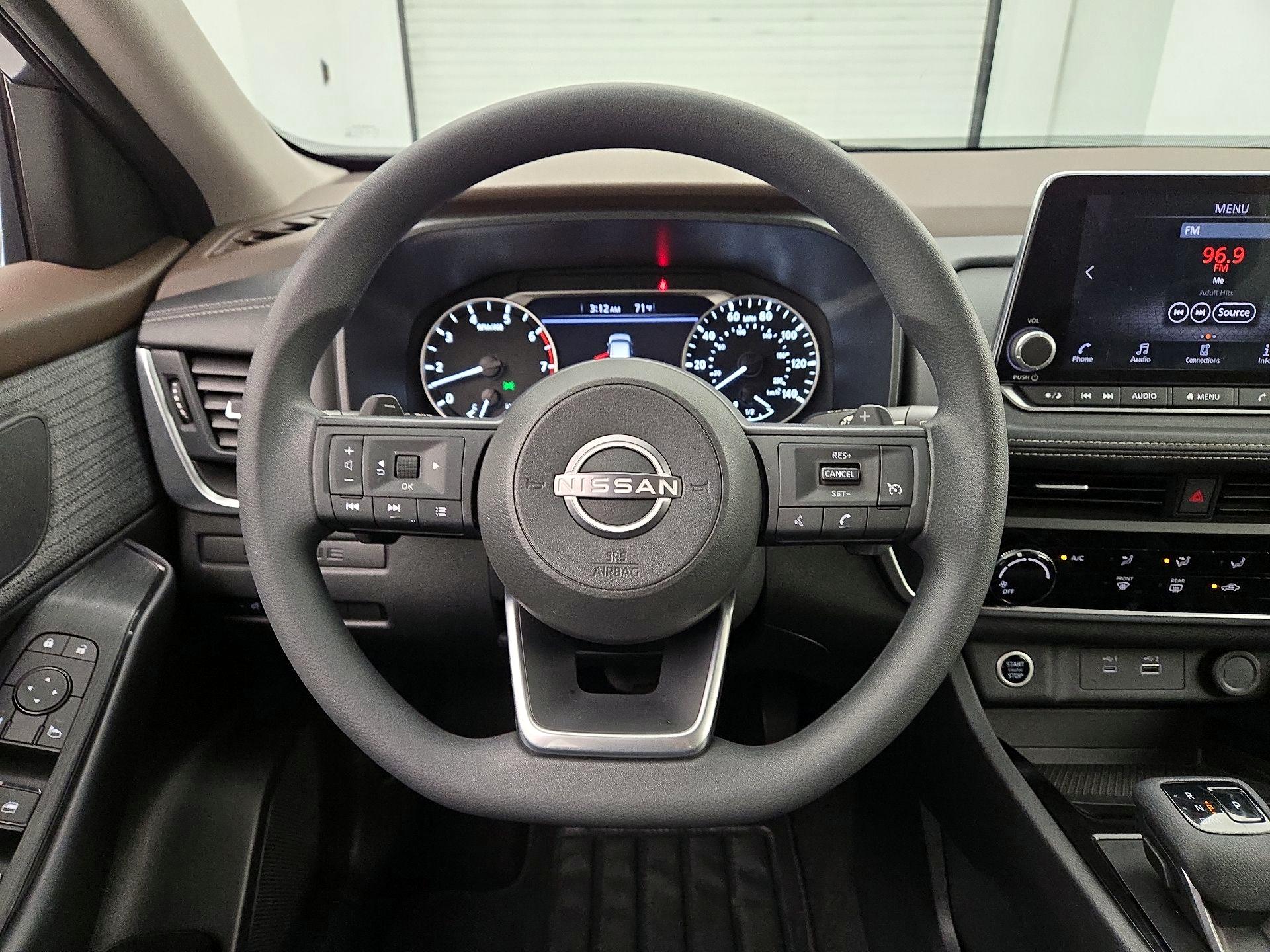 Thumbnail: 2023 Nissan Rogue - 10