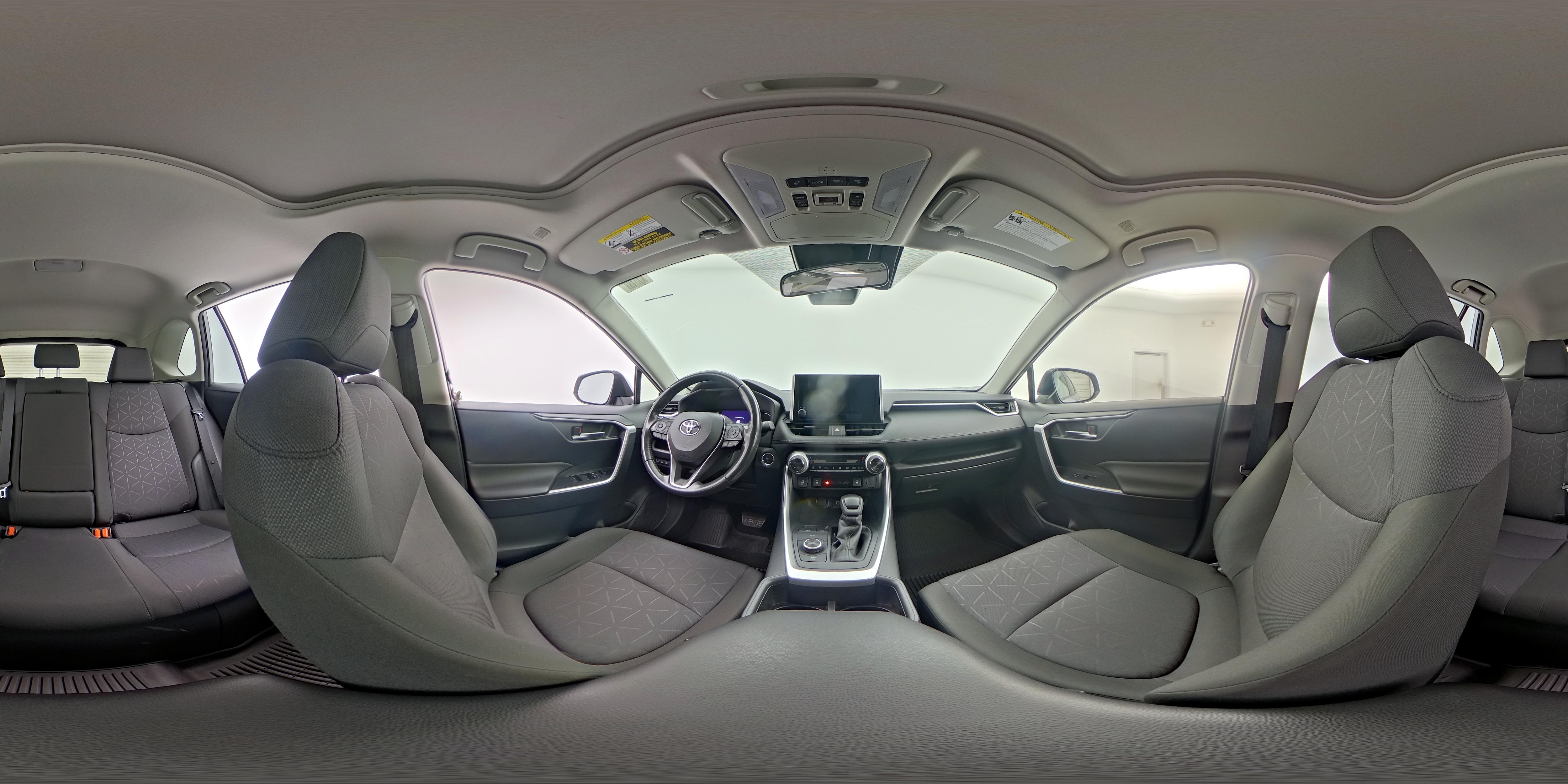 2024 Toyota RAV4 XLE - Photo 24