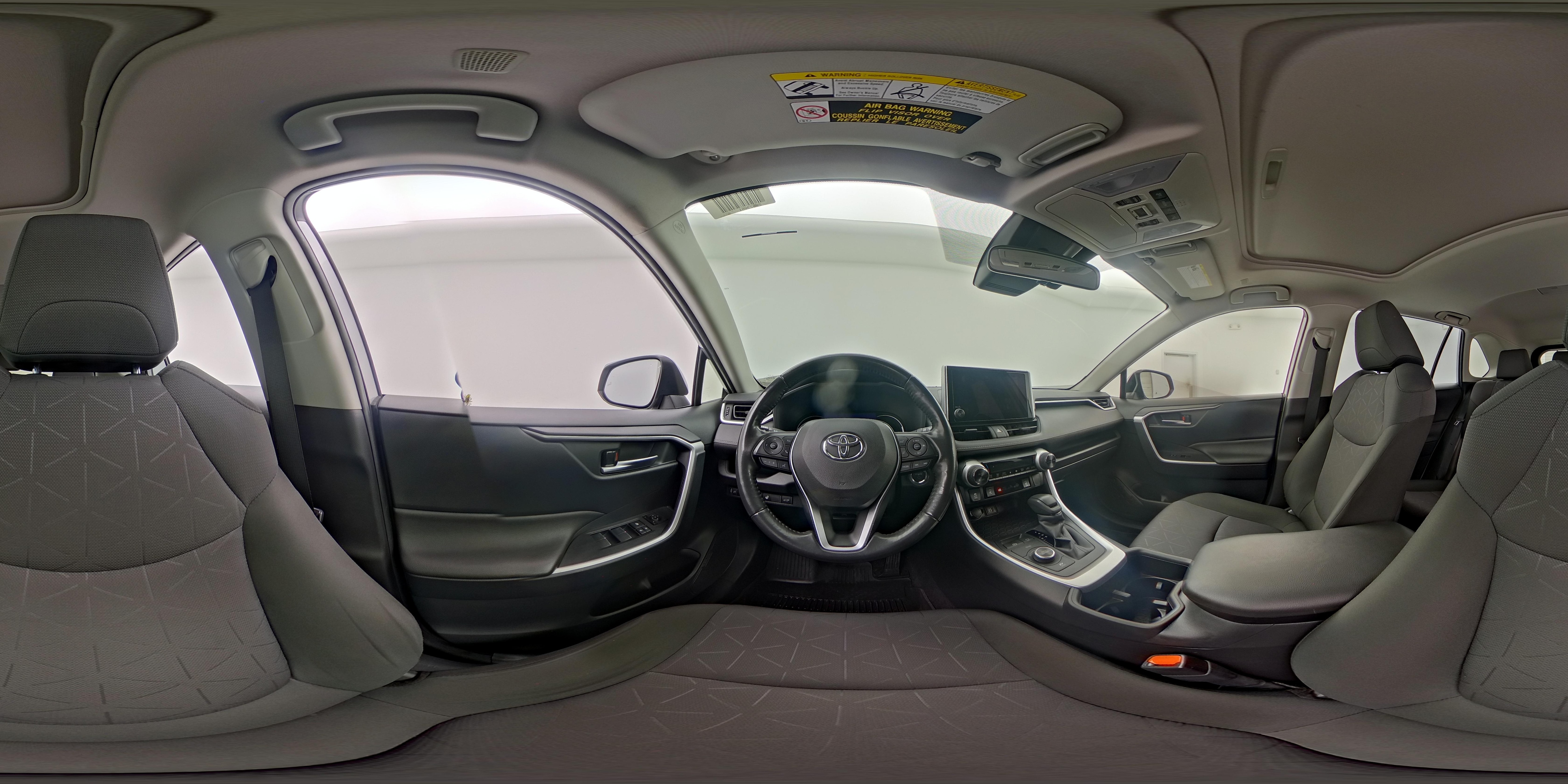 2024 Toyota RAV4 XLE - Photo 26