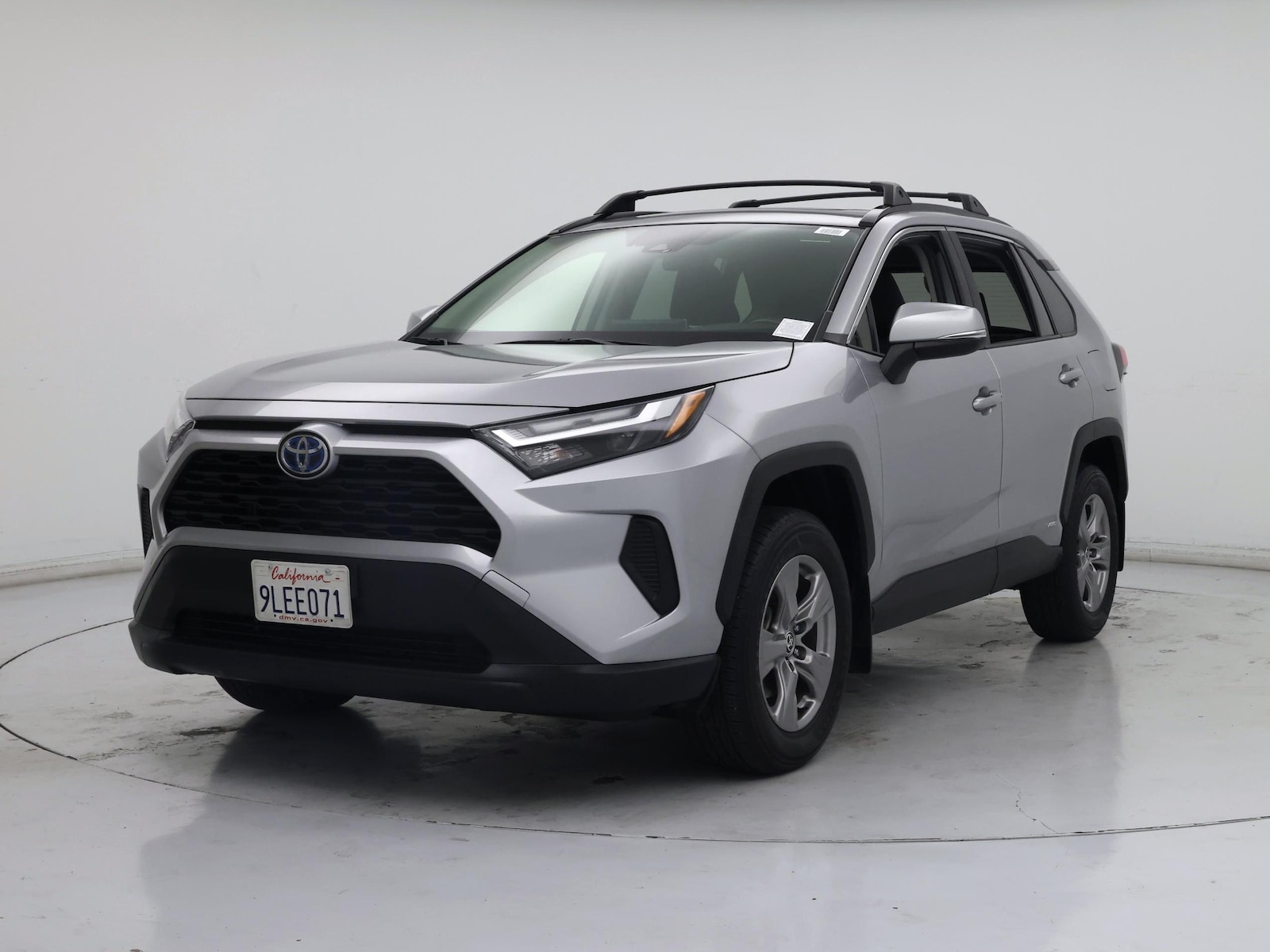 2024 Toyota RAV4 XLE - Photo 5