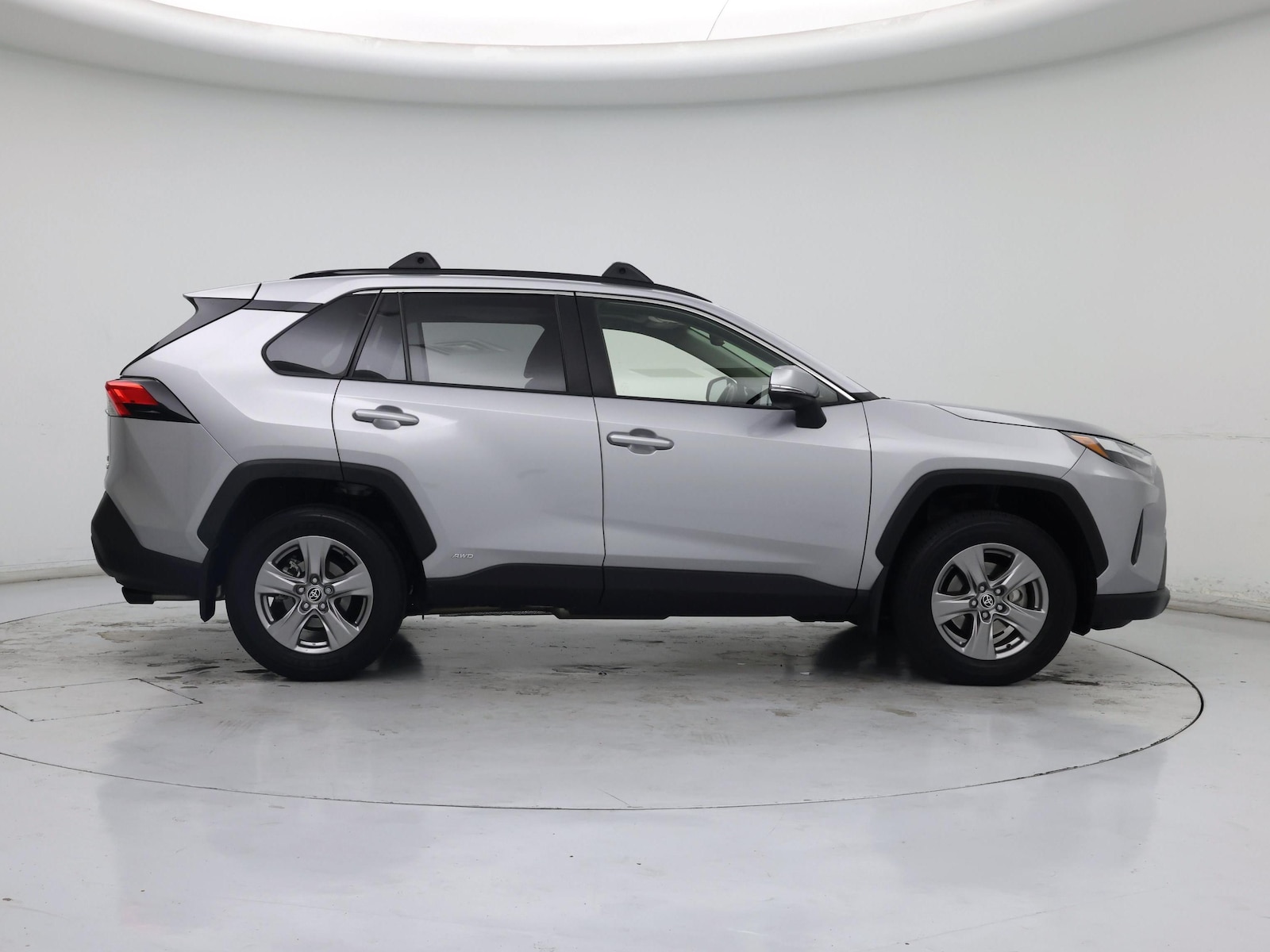 2024 Toyota RAV4 XLE - Photo 8