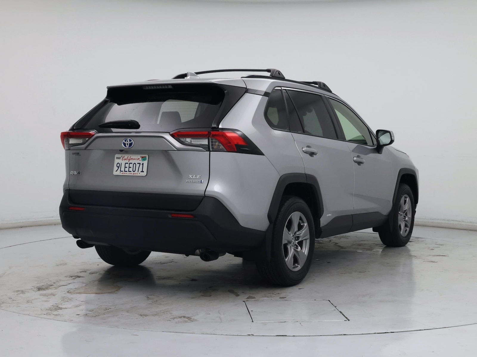2024 Toyota RAV4 XLE - Photo 9