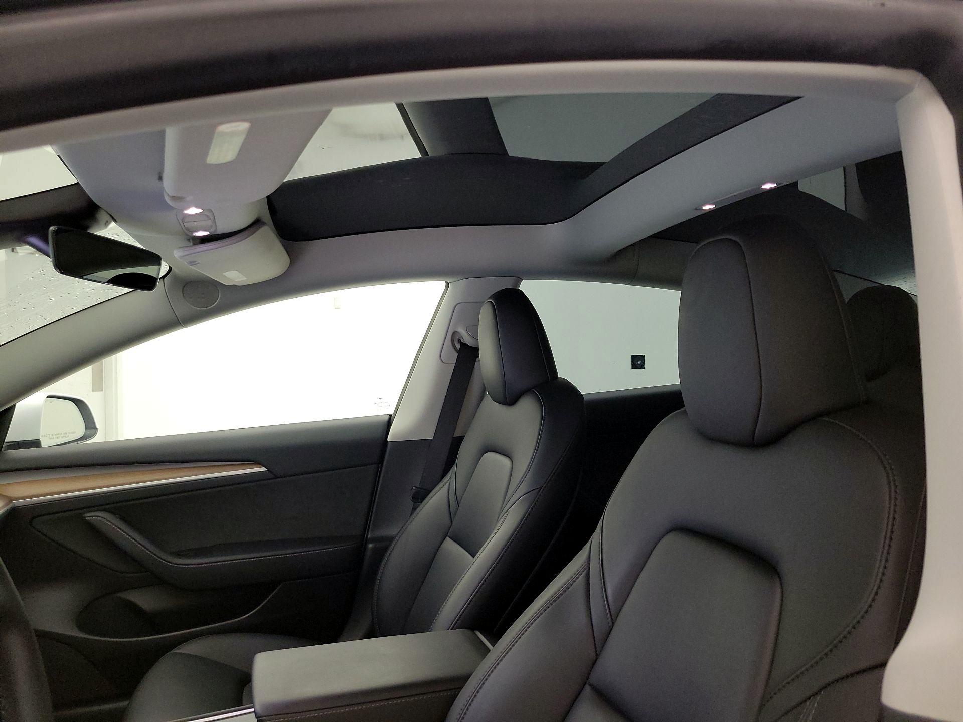 Thumbnail: 2023 Tesla Model 3 - 18