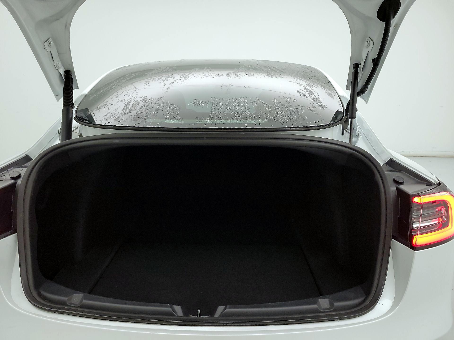 Thumbnail: 2023 Tesla Model 3 - 20
