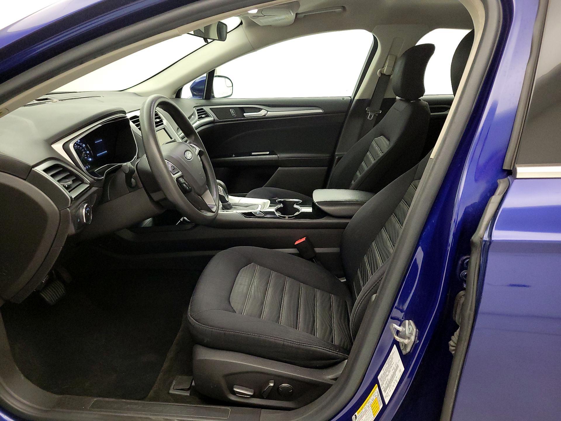 Thumbnail: 2016 Ford Fusion - 11