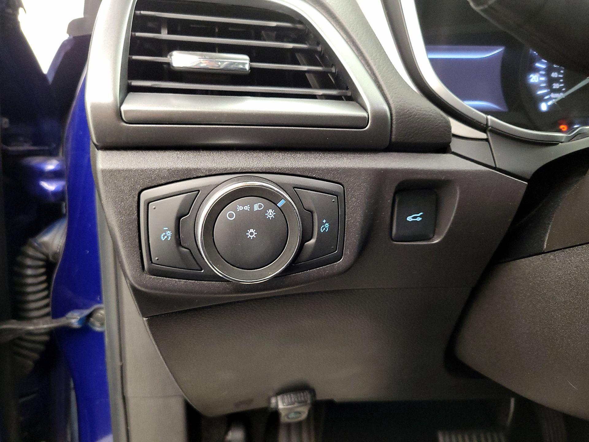 Thumbnail: 2016 Ford Fusion - 13